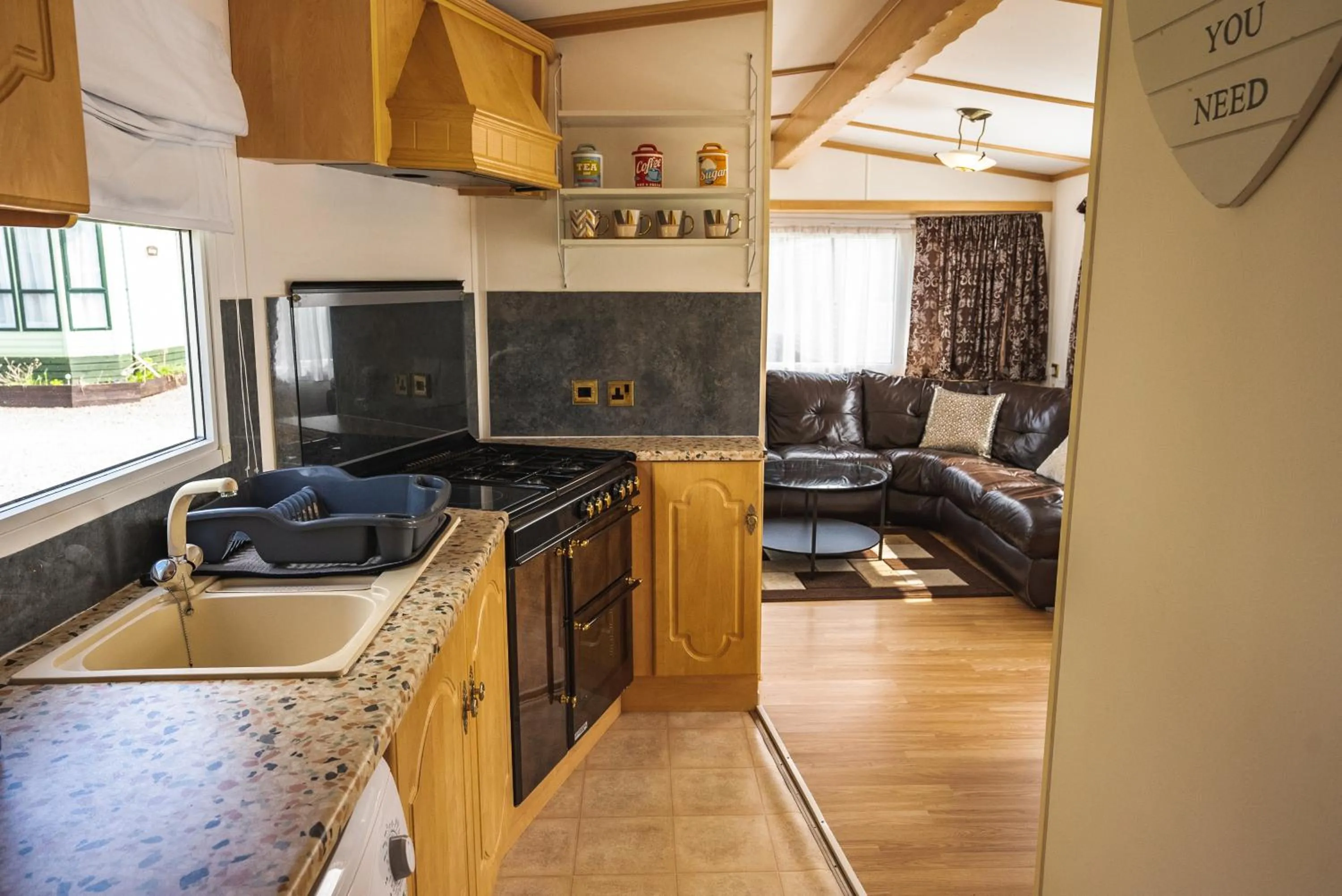 Lochlands 2br family caravan - pets-play park