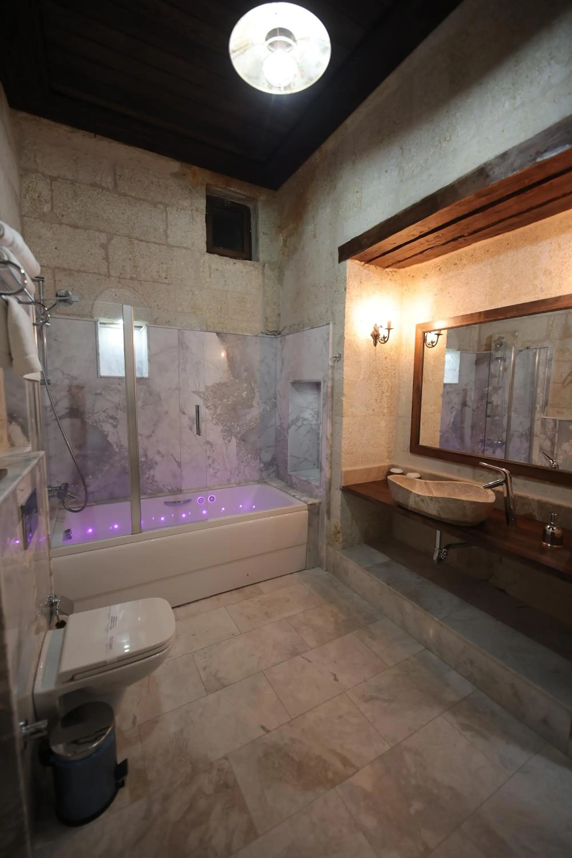 Bathroom in Ürgüp Cave Suites