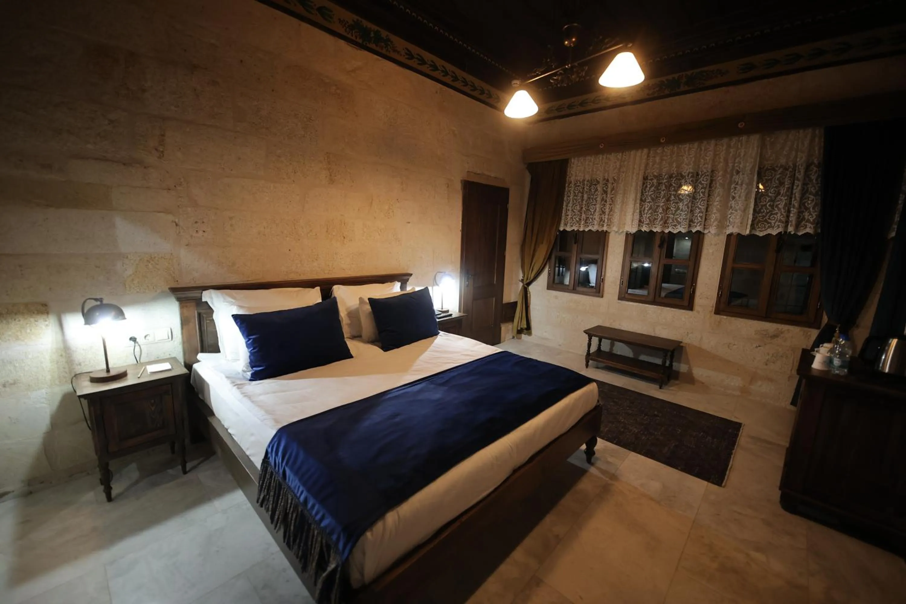 Bed in Ürgüp Cave Suites