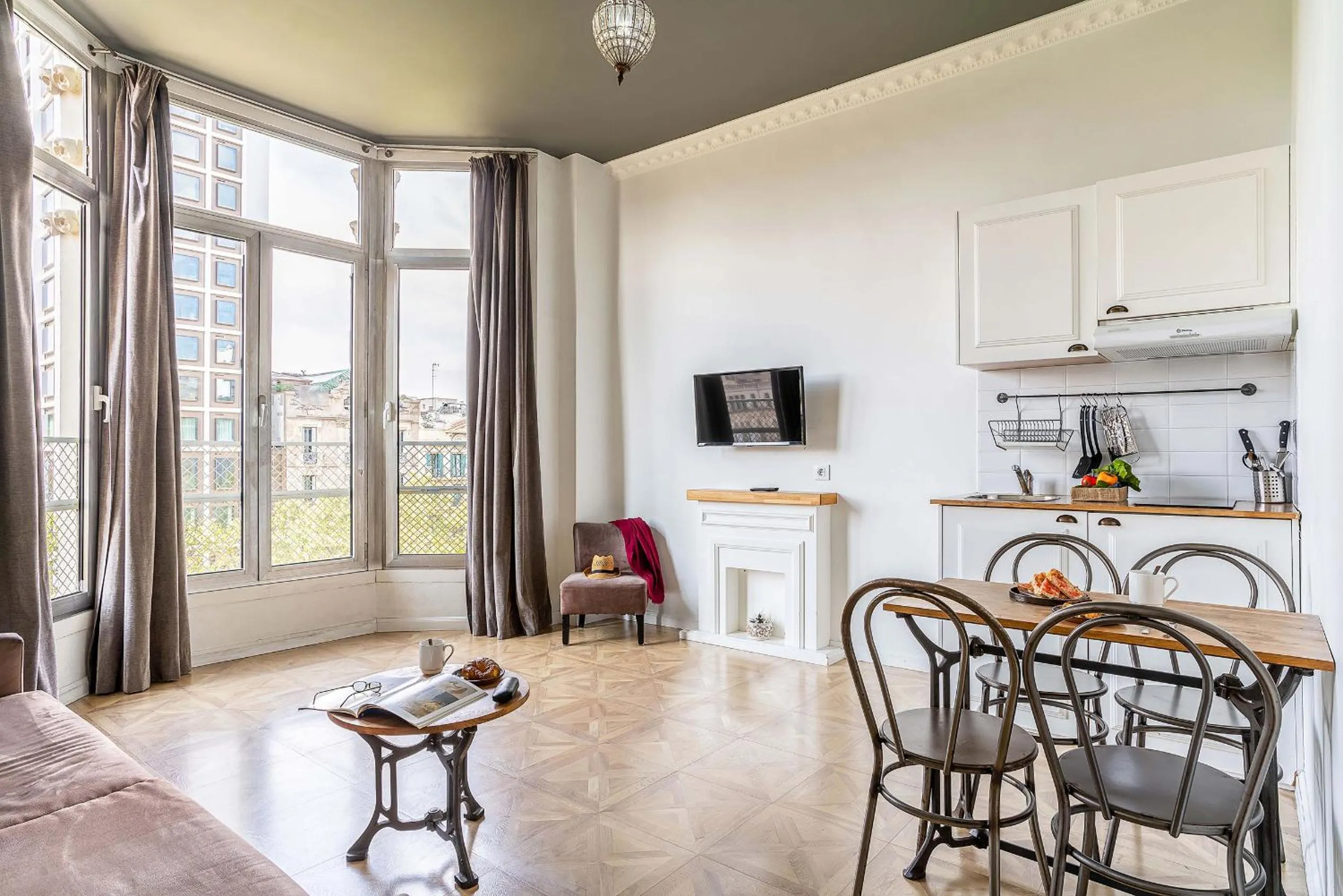 TV and multimedia in Casa Gracia Apartments