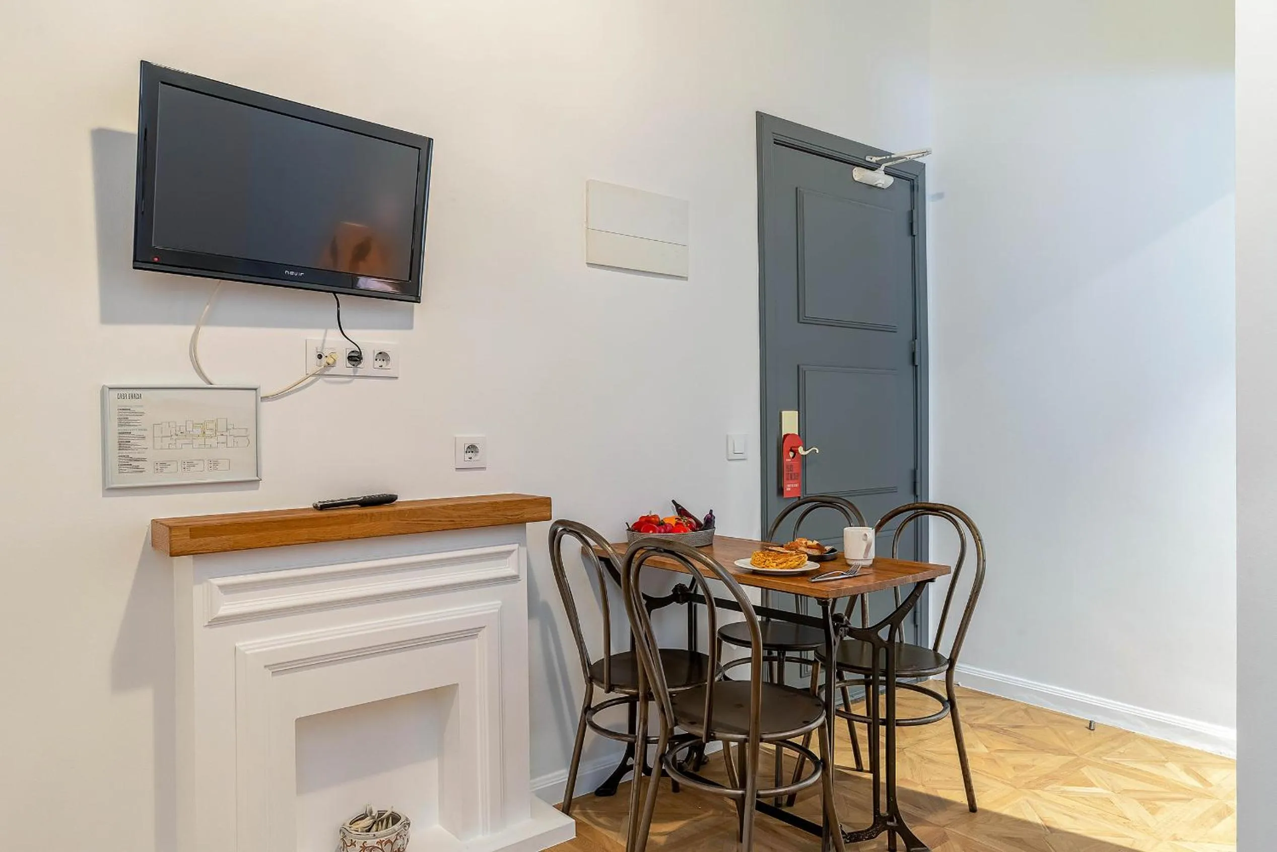 TV and multimedia in Casa Gracia Apartments