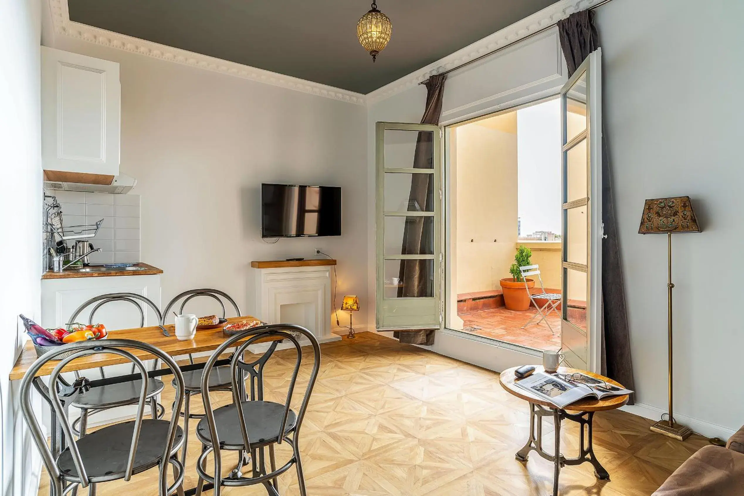 TV and multimedia in Casa Gracia Apartments TV and multimedia in Casa Gracia Apartments