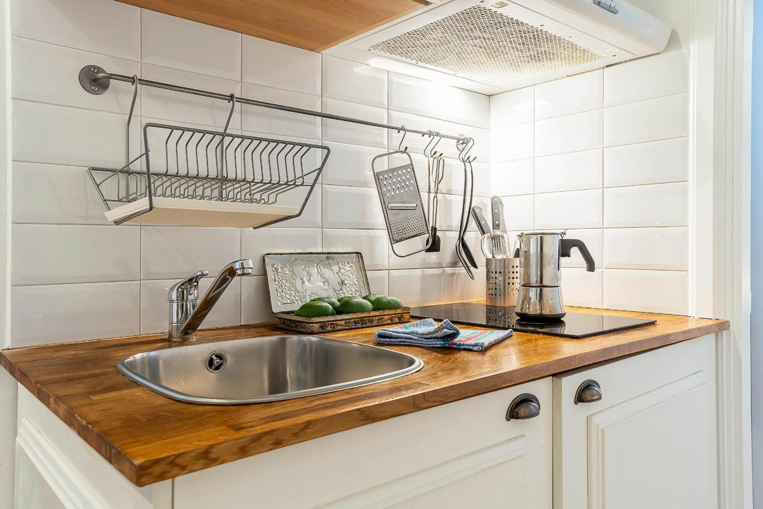 Kitchen or kitchenette in Casa Gracia Apartments