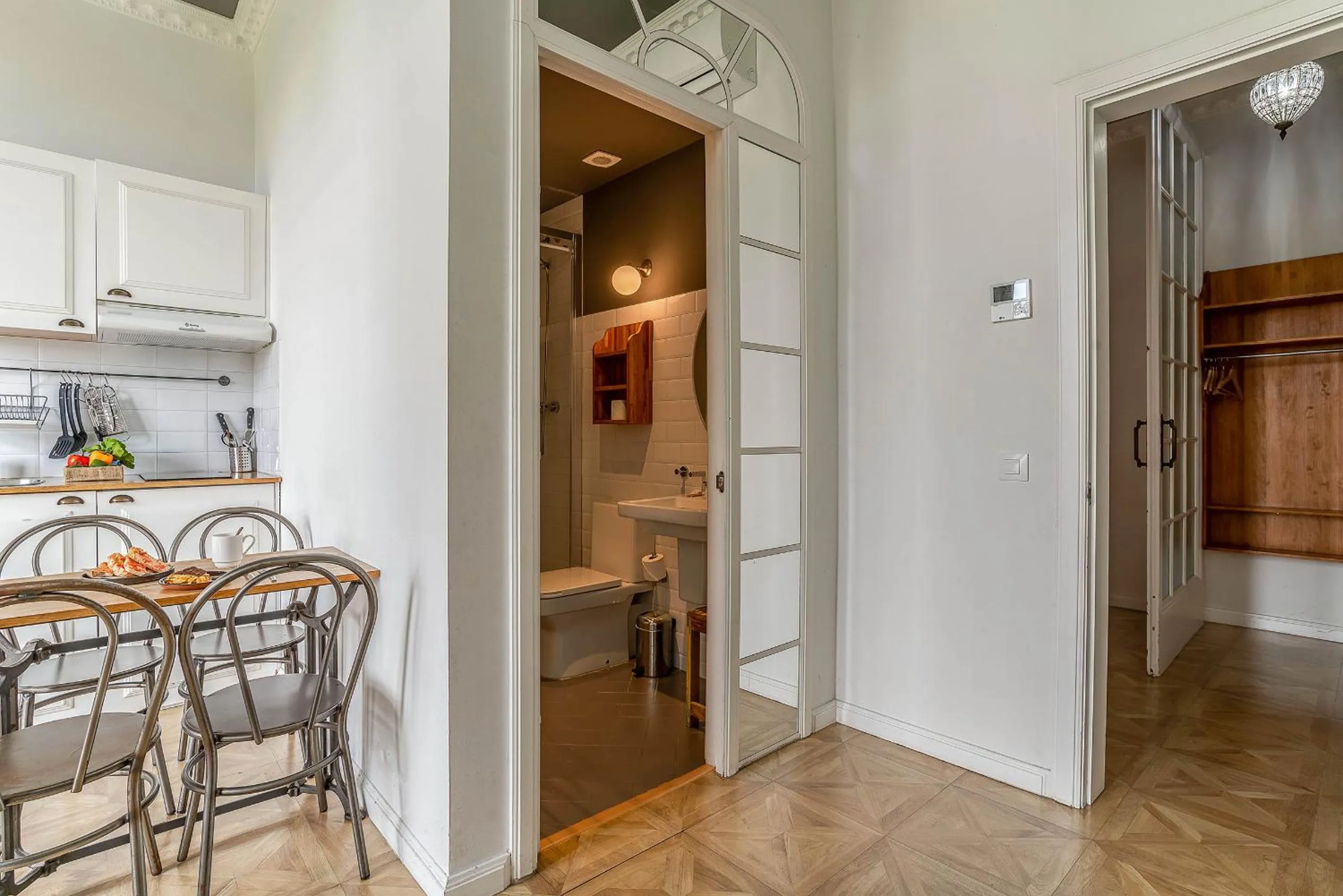 Kitchen or kitchenette in Casa Gracia Apartments