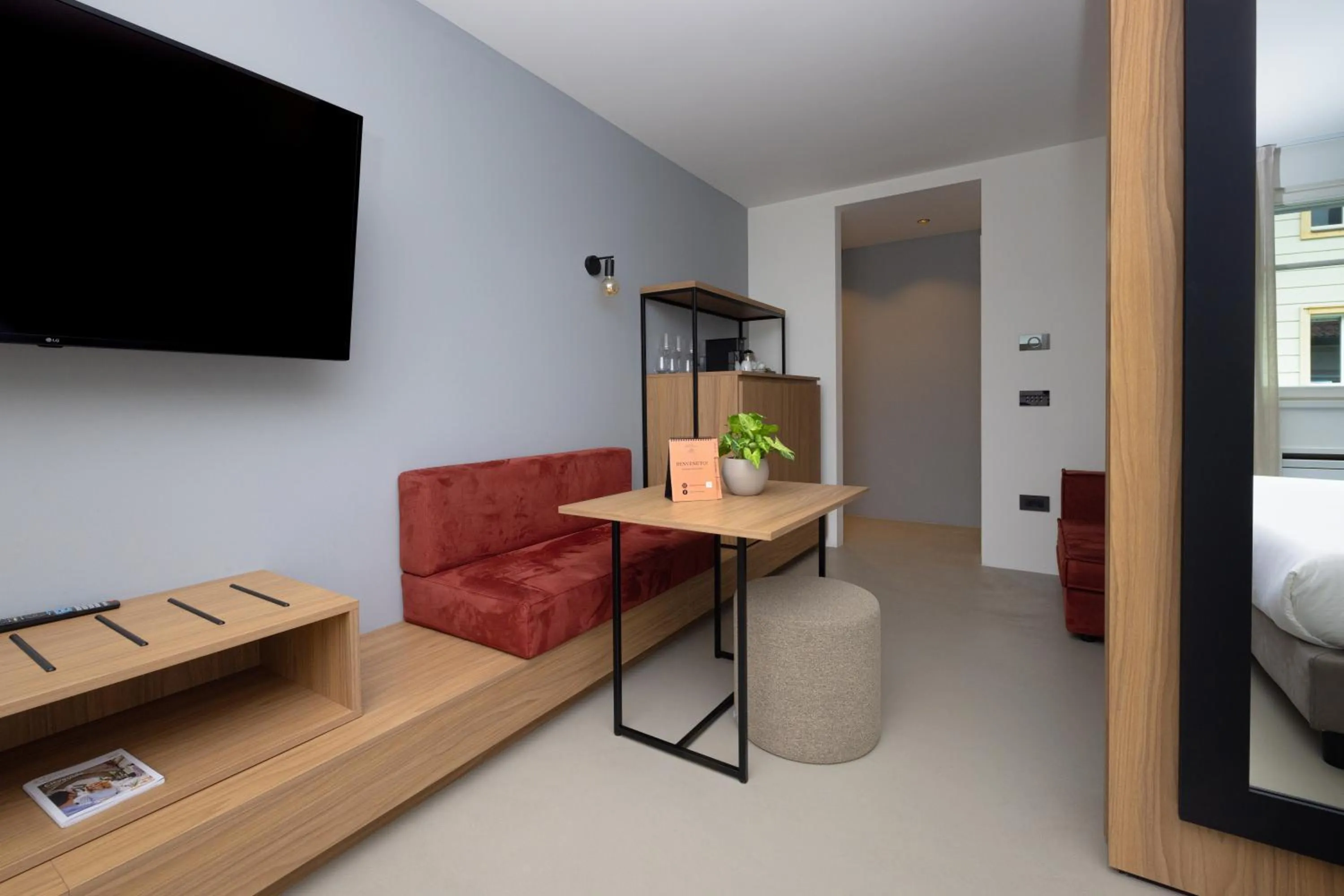 Photo of the whole room, Bed in Residence - Palais Hörtenberg