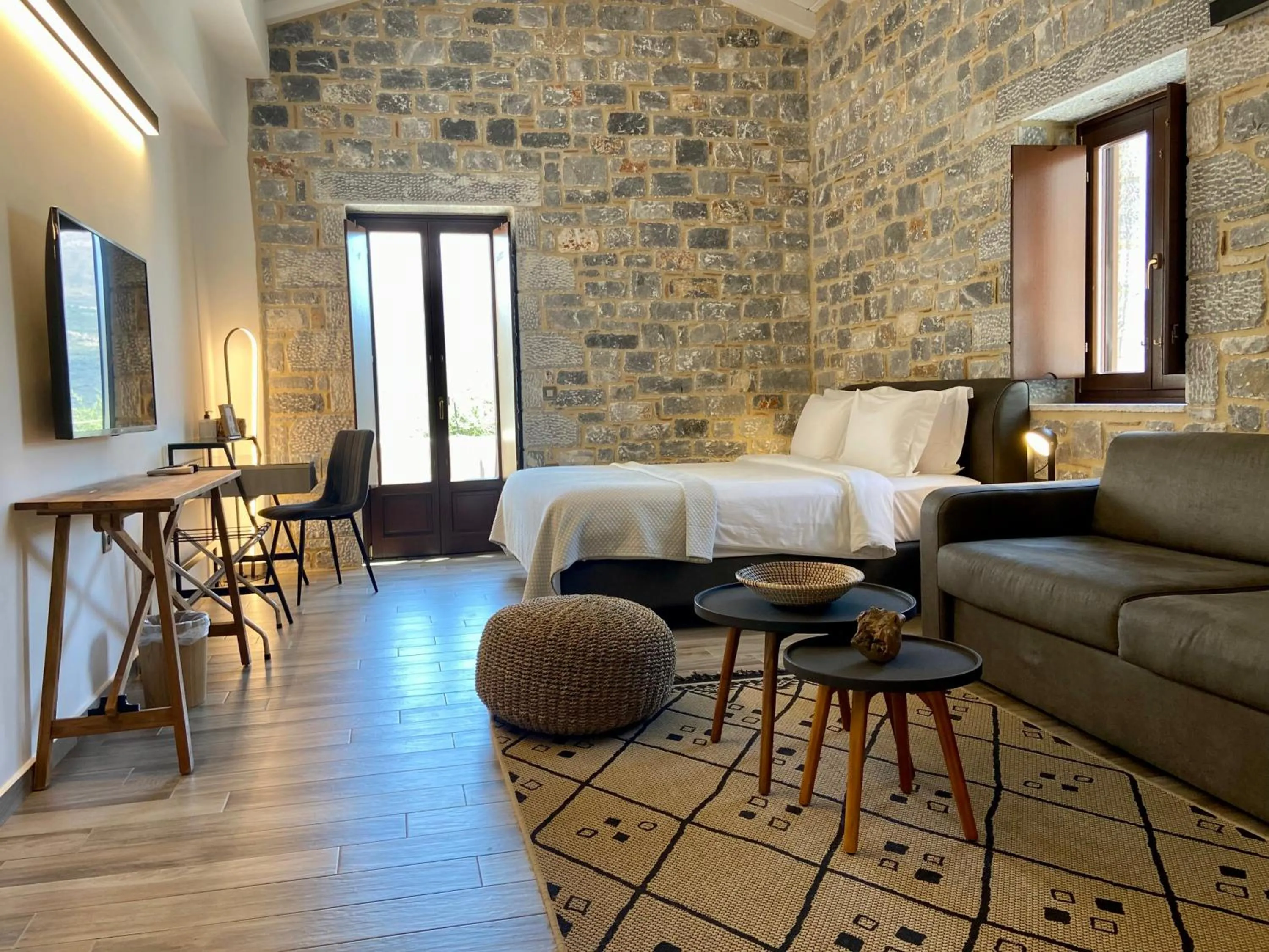 Bedroom, Bed in Manifest Boutique Hotel