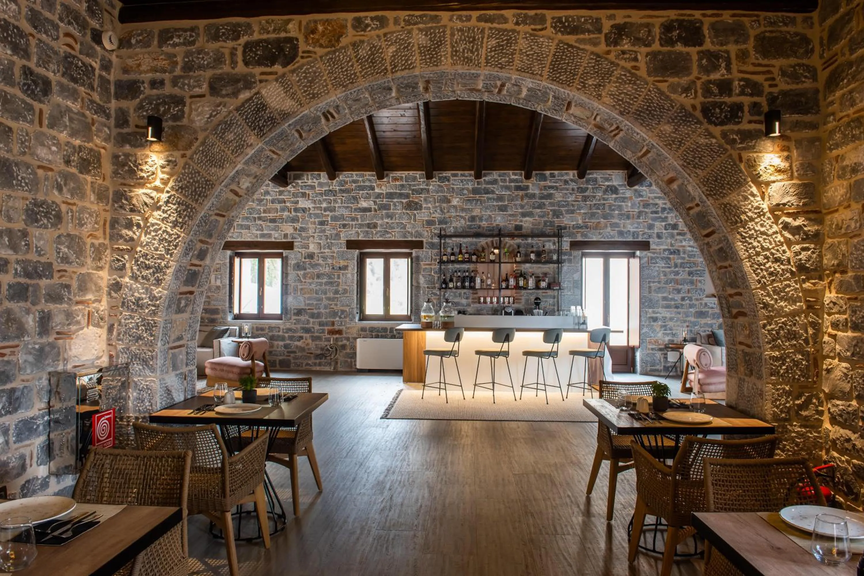 Restaurant/places to eat in Manifest Boutique Hotel