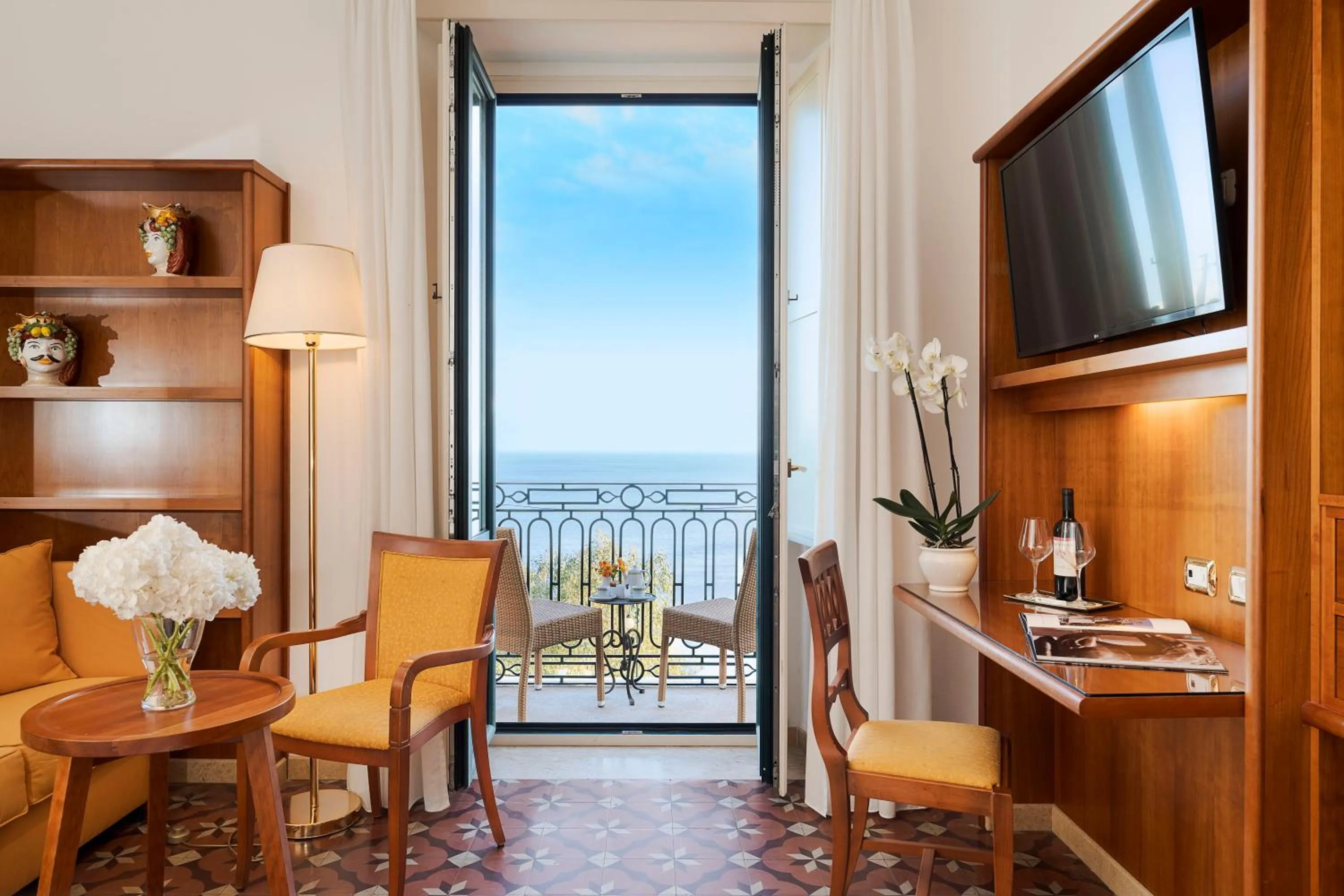 Seating area in Hotel Villa Schuler
