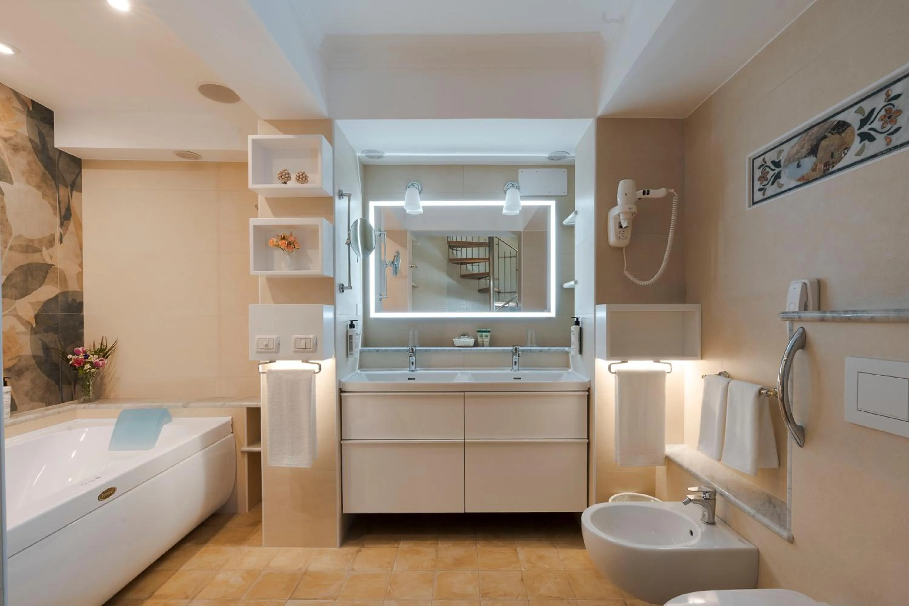 Hot Tub in Hotel Villa Schuler