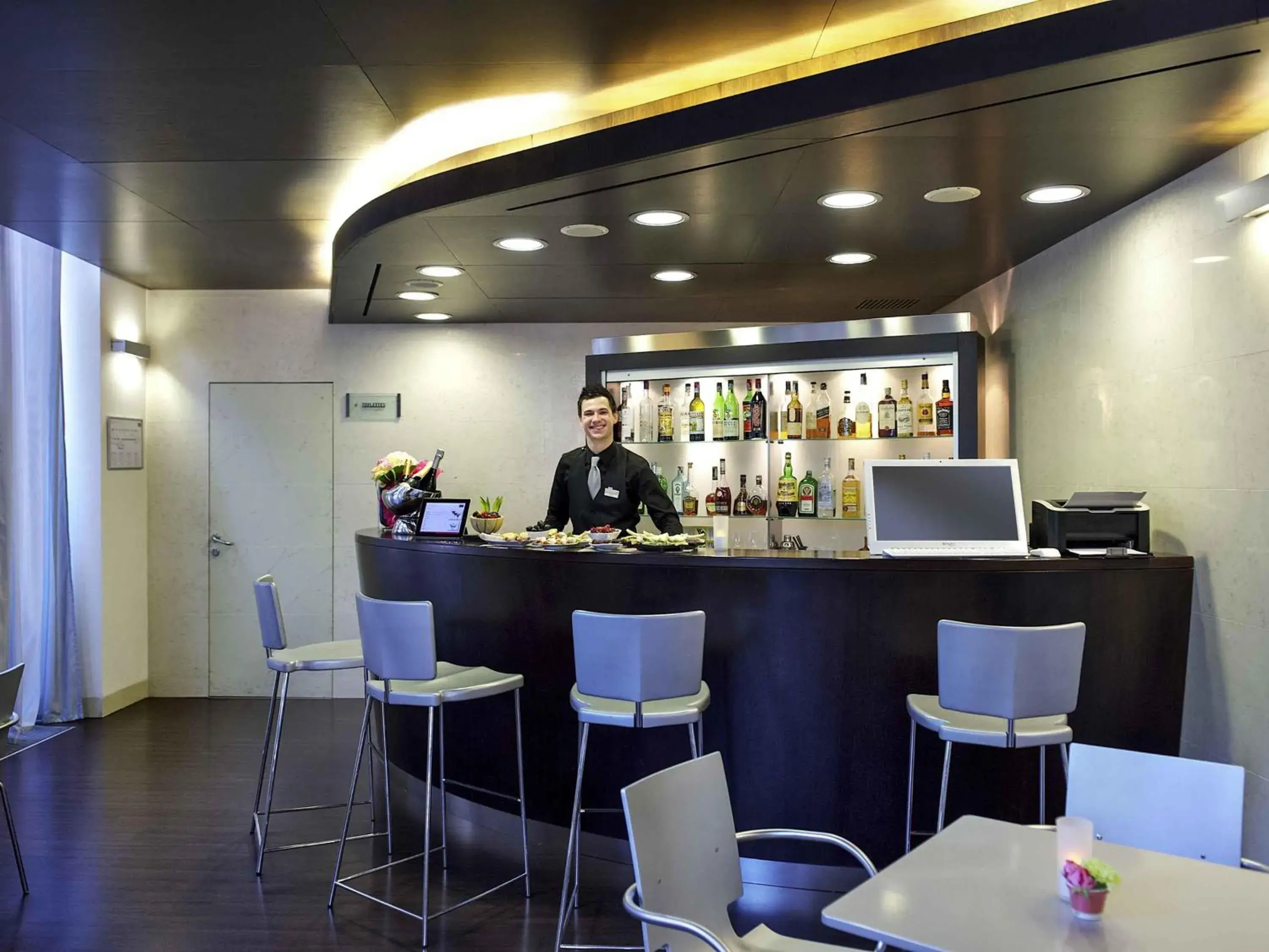 Lounge or bar in Mercure Bergamo Centro Palazzo Dolci Lounge or bar in Mercure Bergamo Centro Palazzo Dolci