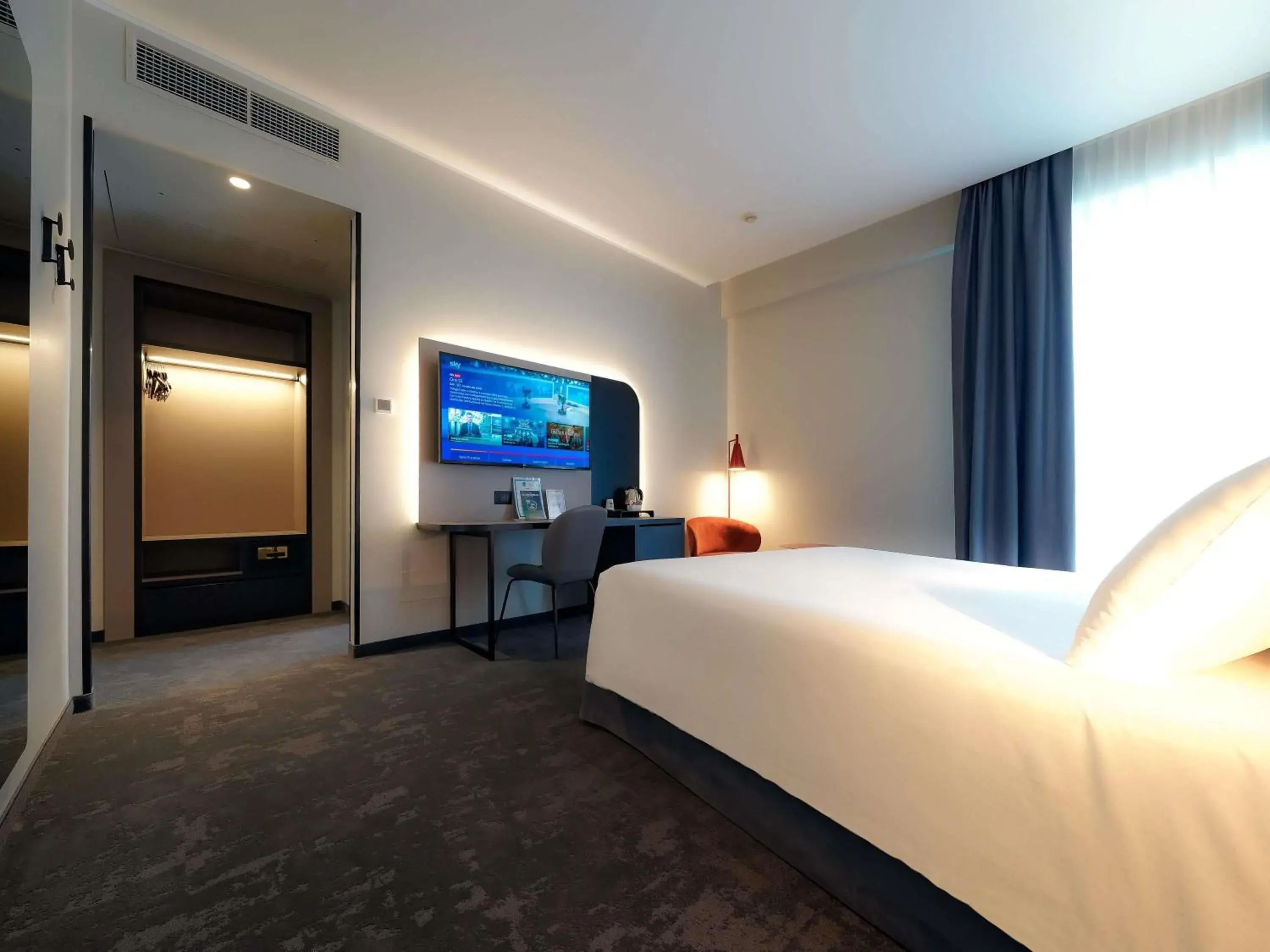 Bedroom, Bed in Mercure Bergamo Centro Palazzo Dolci Bedroom, Bed in Mercure Bergamo Centro Palazzo Dolci