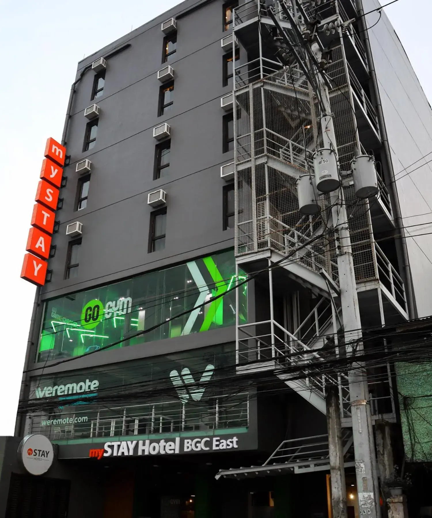 Property building in mySTAY Hotel BGC East Property building in mySTAY Hotel BGC East