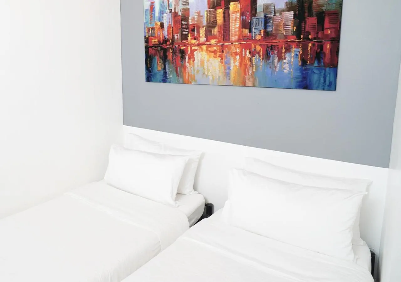 Bed in mySTAY Hotel BGC East