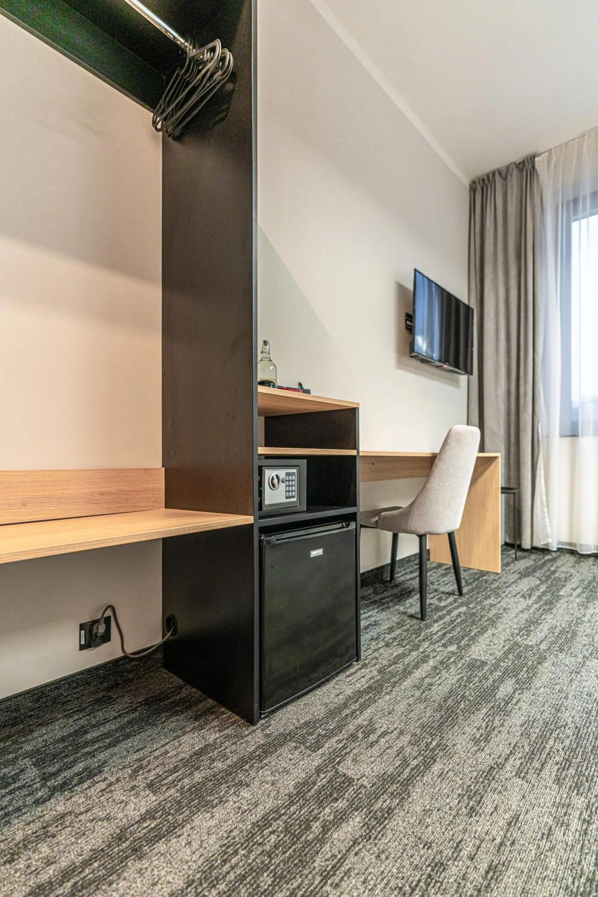 wardrobe in VANTA Business Center