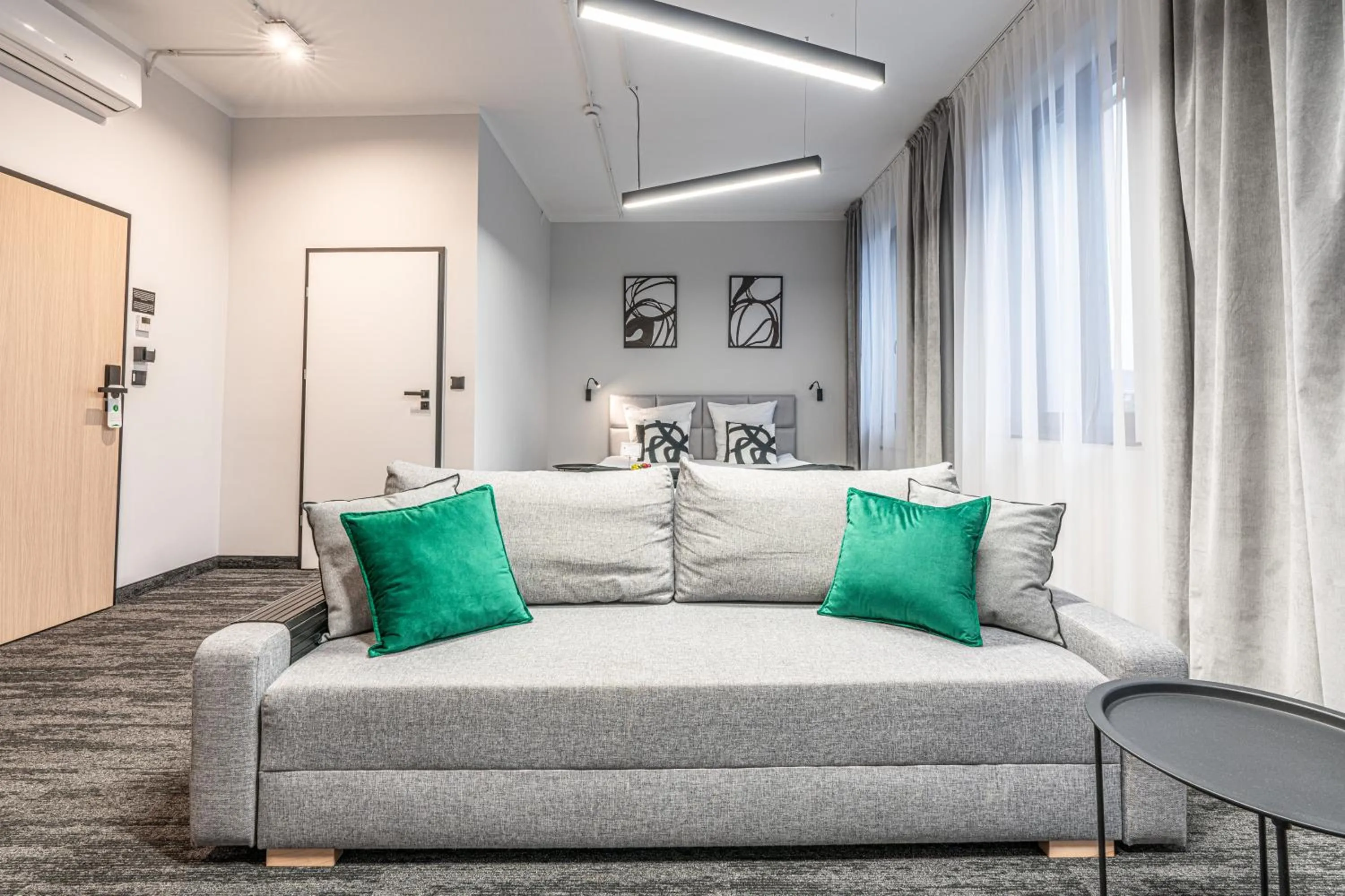 Photo of the whole room, Bed in VANTA Business Center