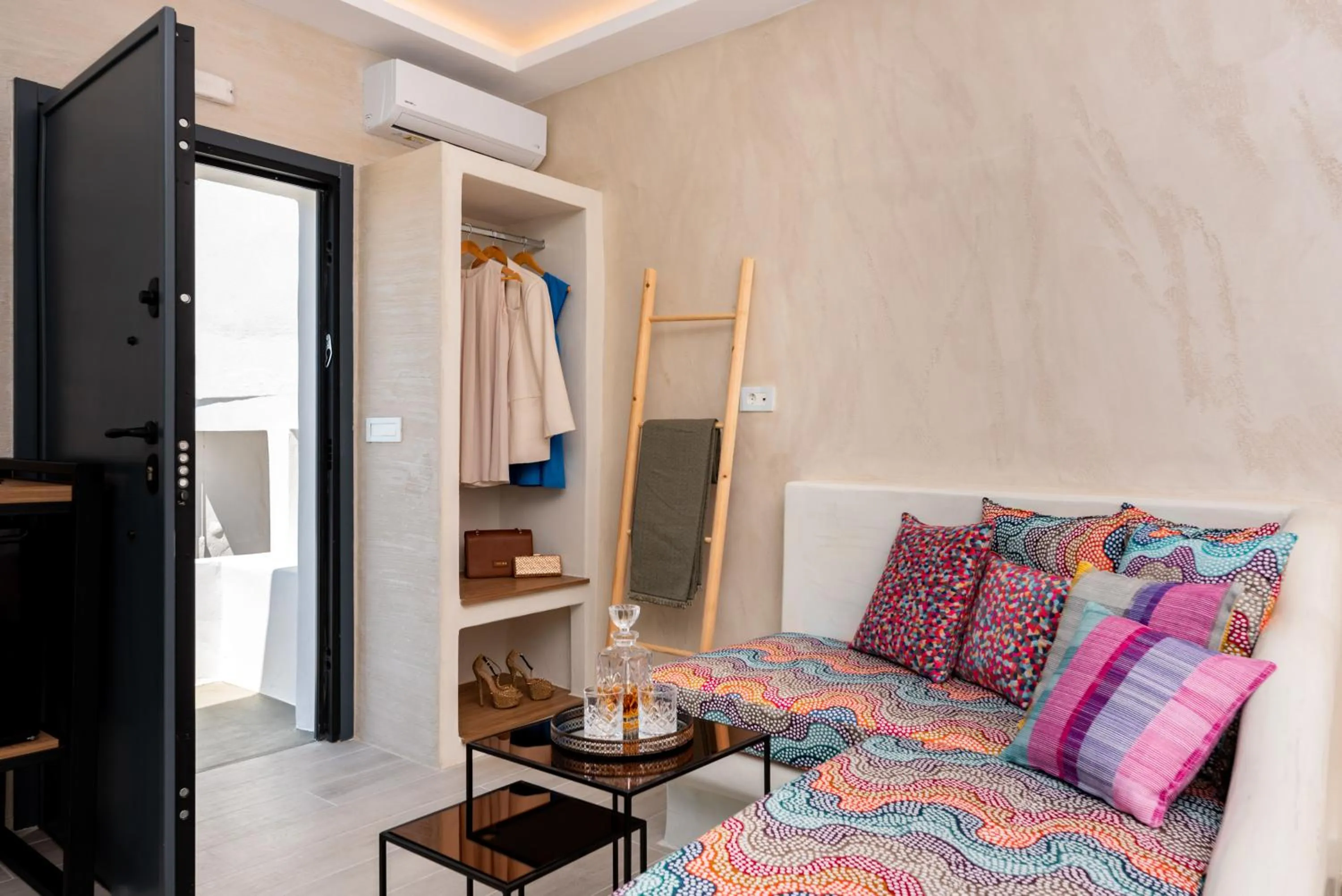 Facade/entrance, Bed in Saint Sin Suites - Adults Only