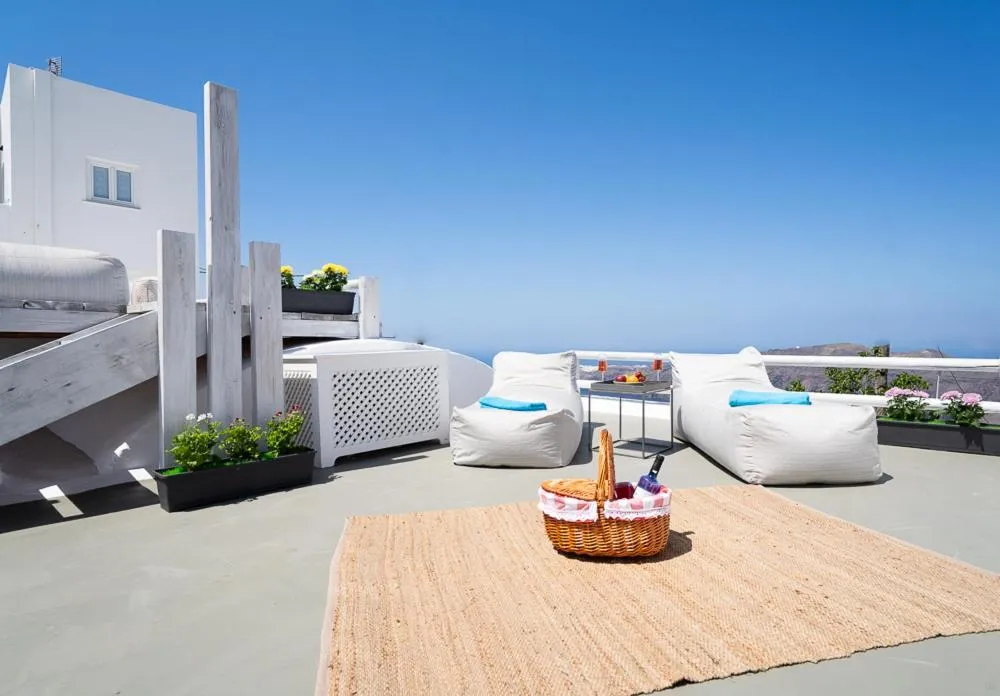 Bed in Saint Sin Suites - Adults Only