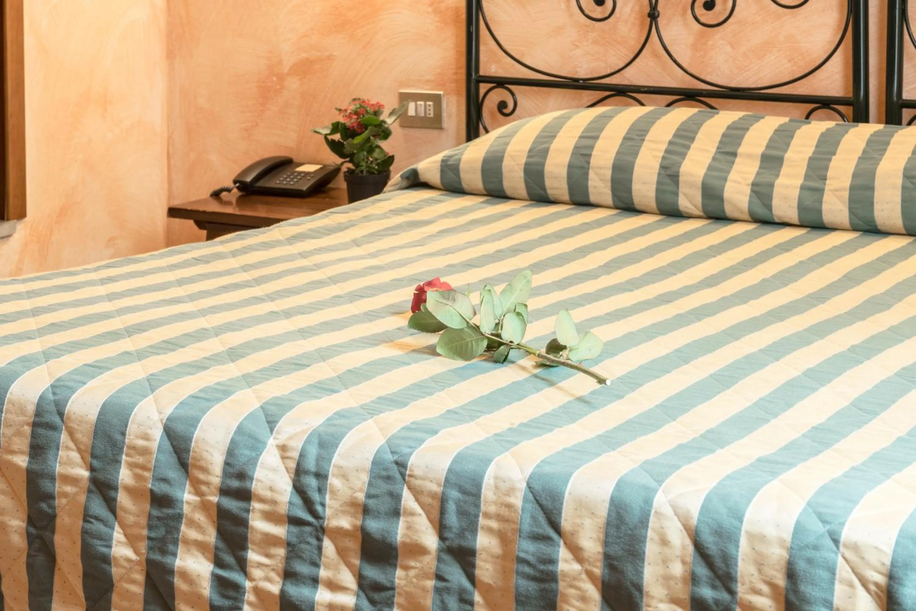 Bedroom, Bed in Hotel Monica