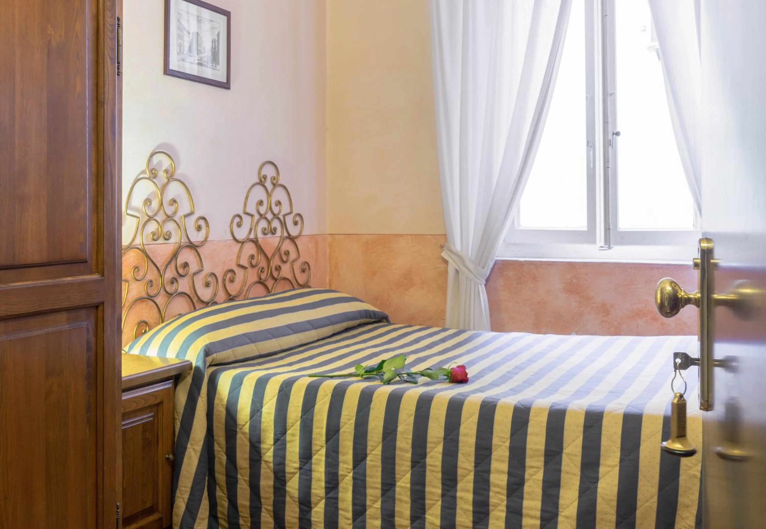 Bedroom, Bed in Hotel Monica