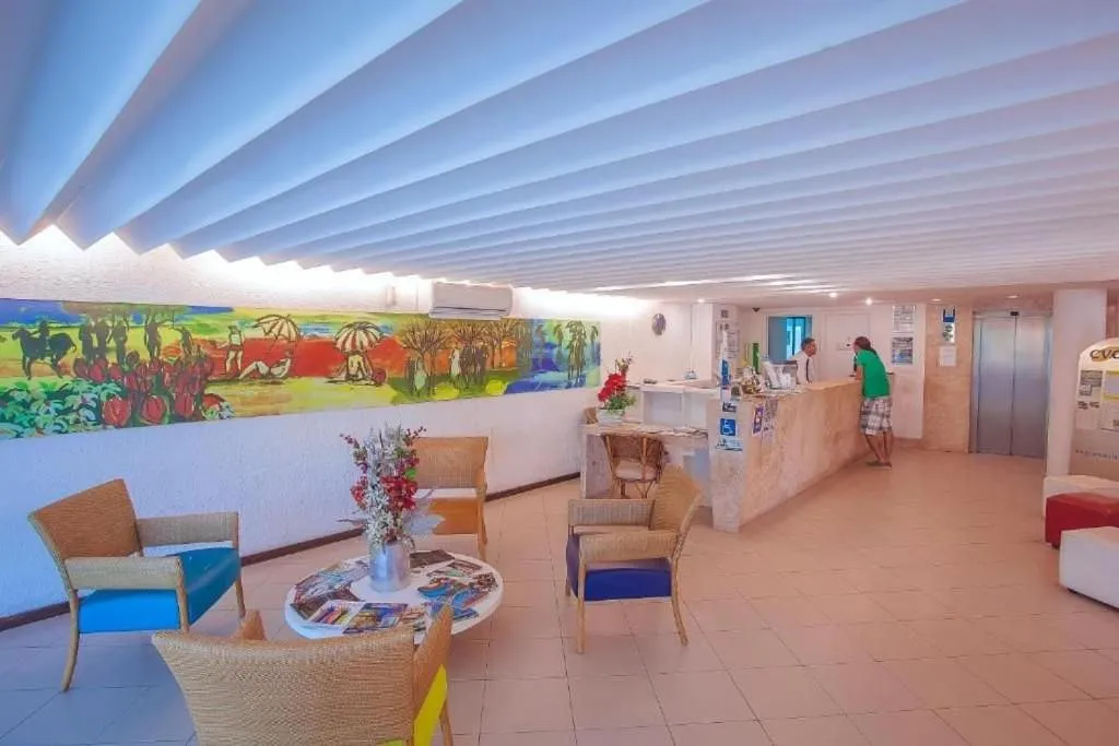 Restaurant/places to eat in Ambassador Unidades Autônomas