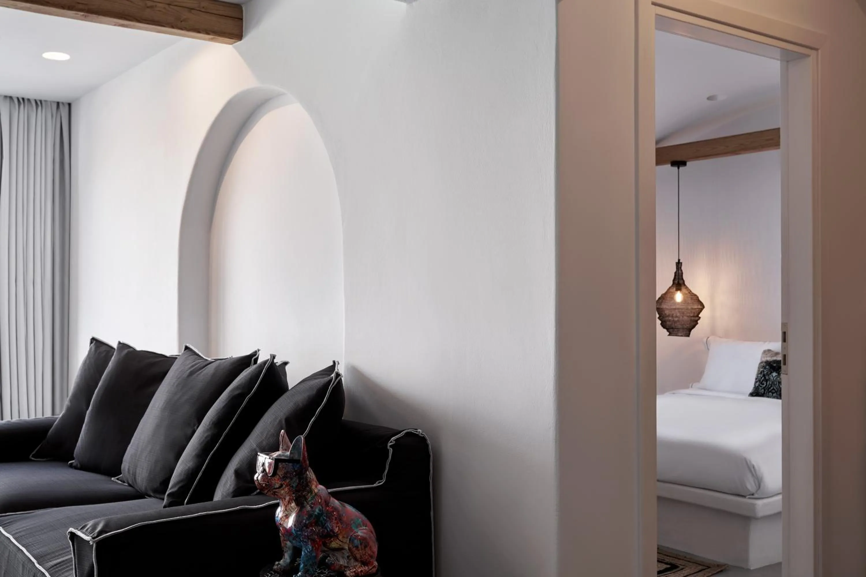 Living room, Bed in Hill Club Naxos