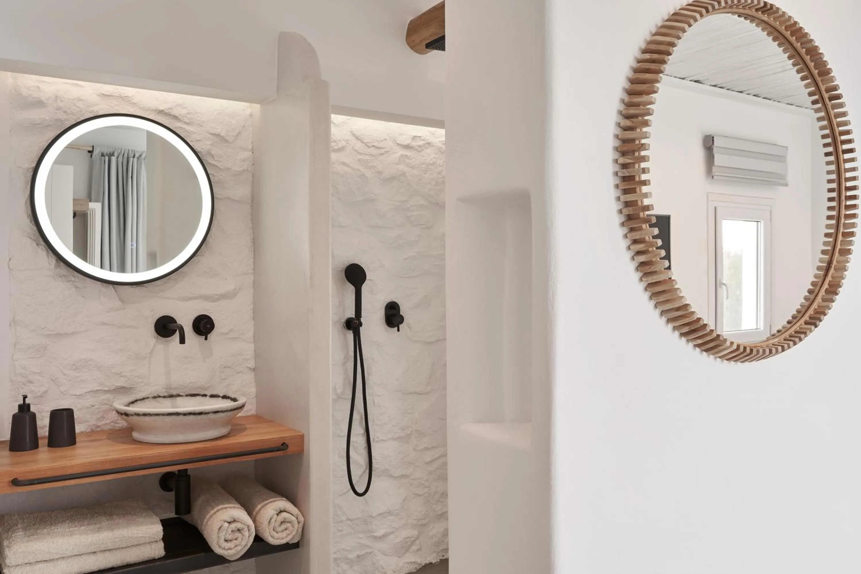 Shower in Hill Club Naxos