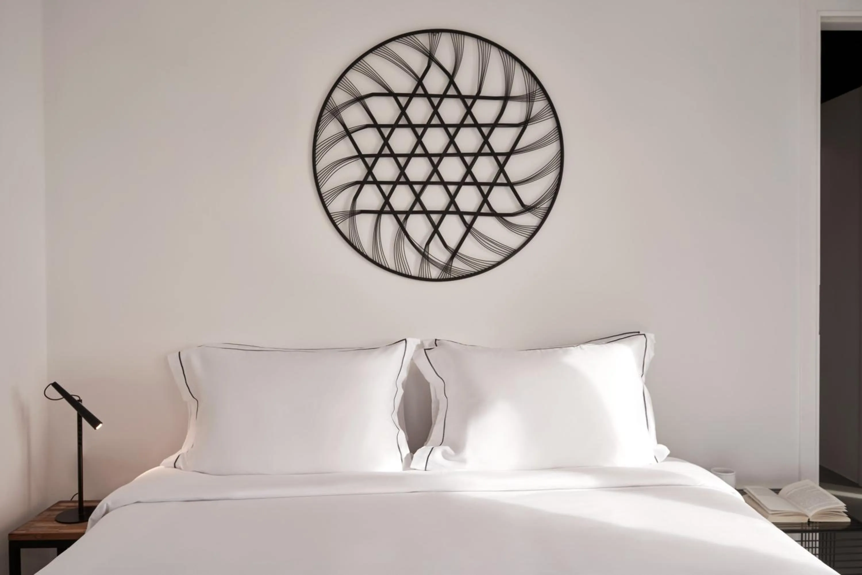 Bed in Hill Club Naxos