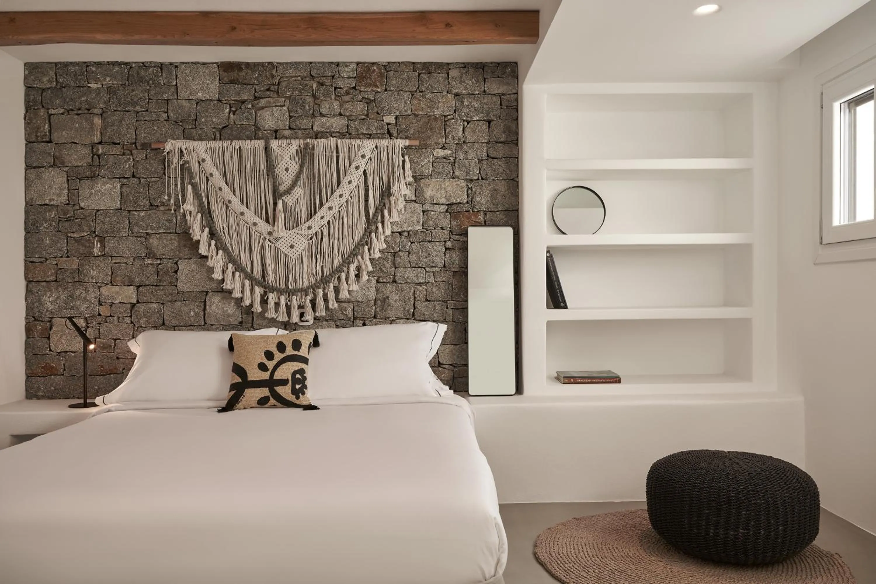 Bed in Hill Club Naxos