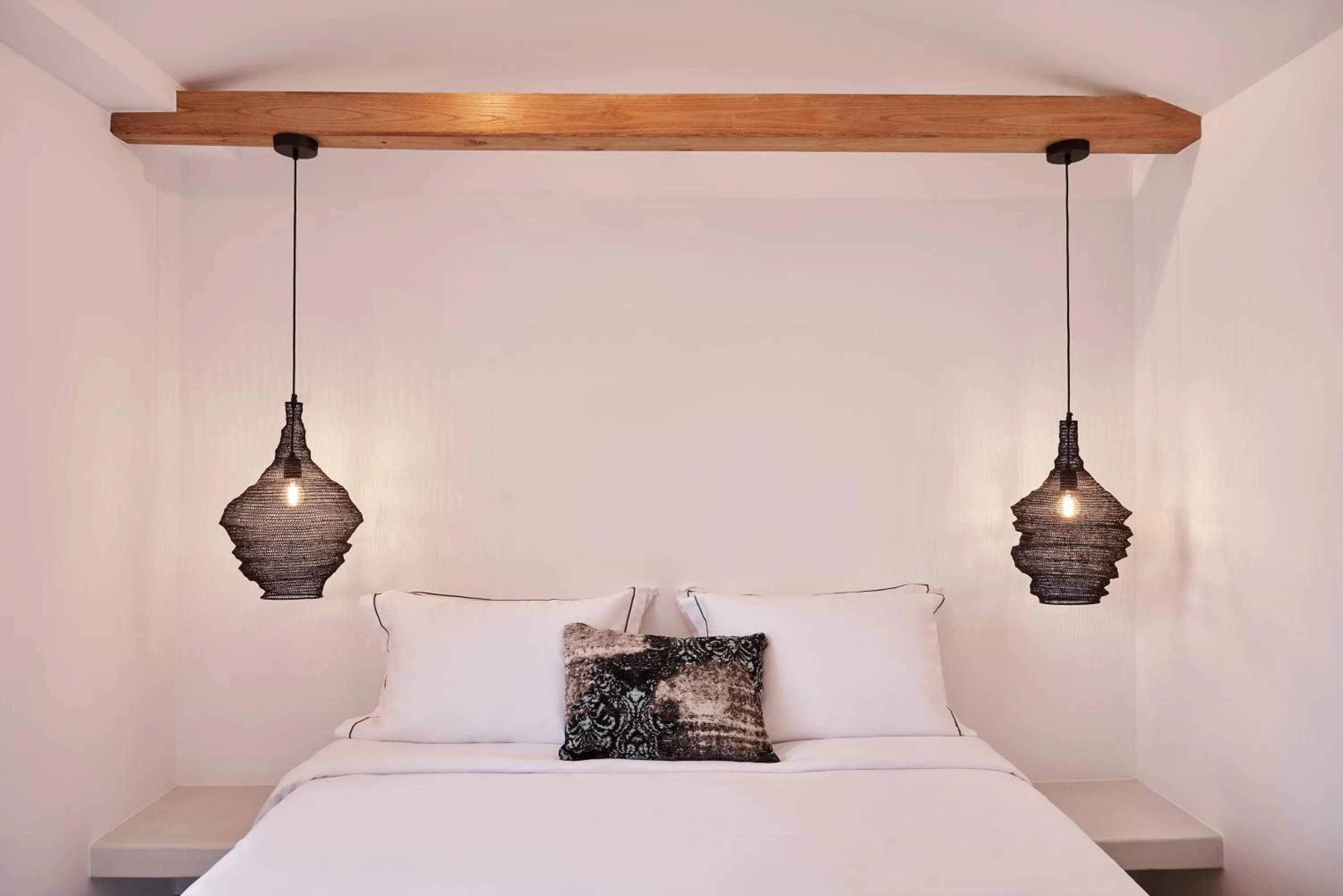 Bed in Hill Club Naxos