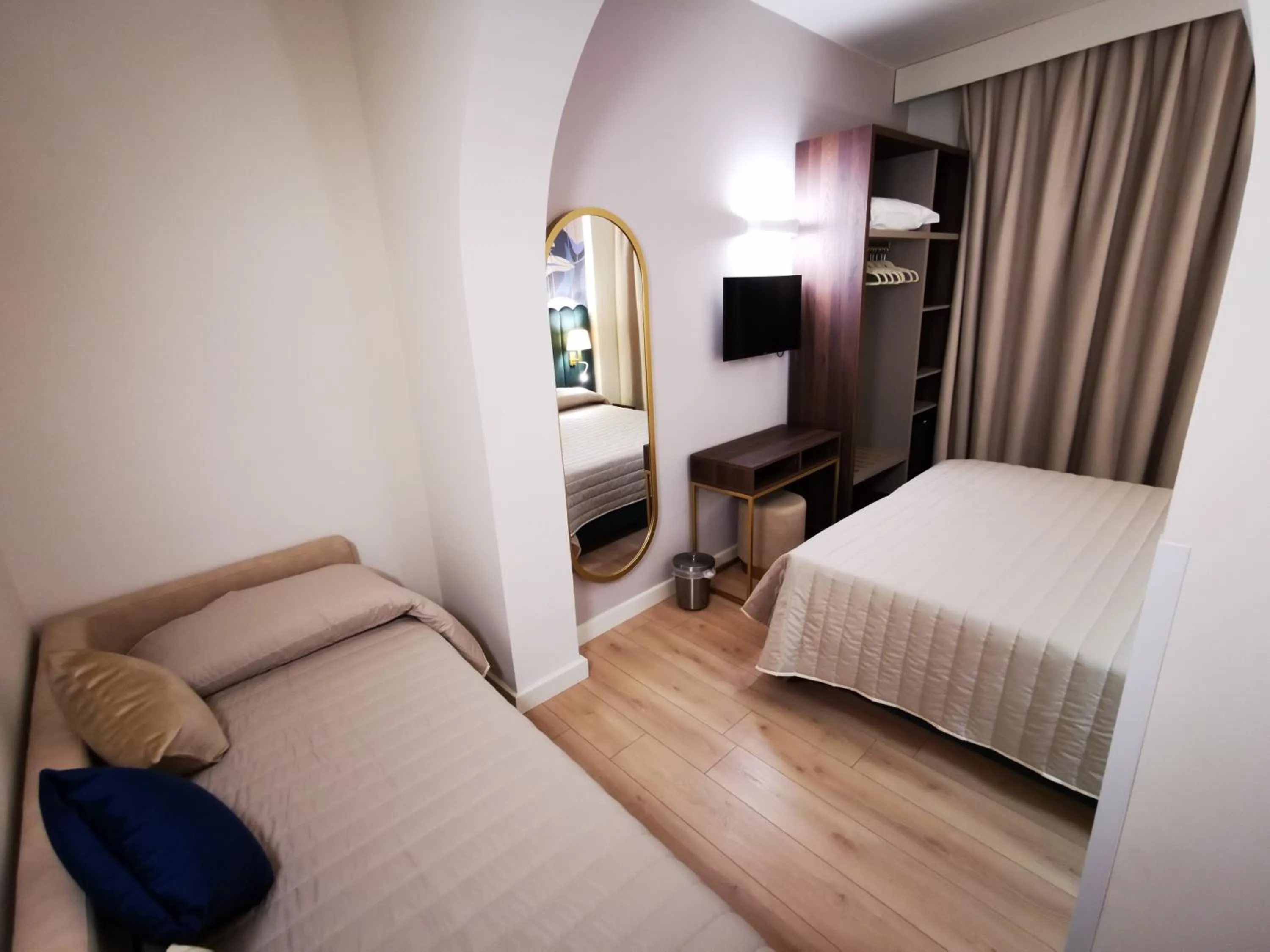 Bedroom, Bed in Hotel Balcony