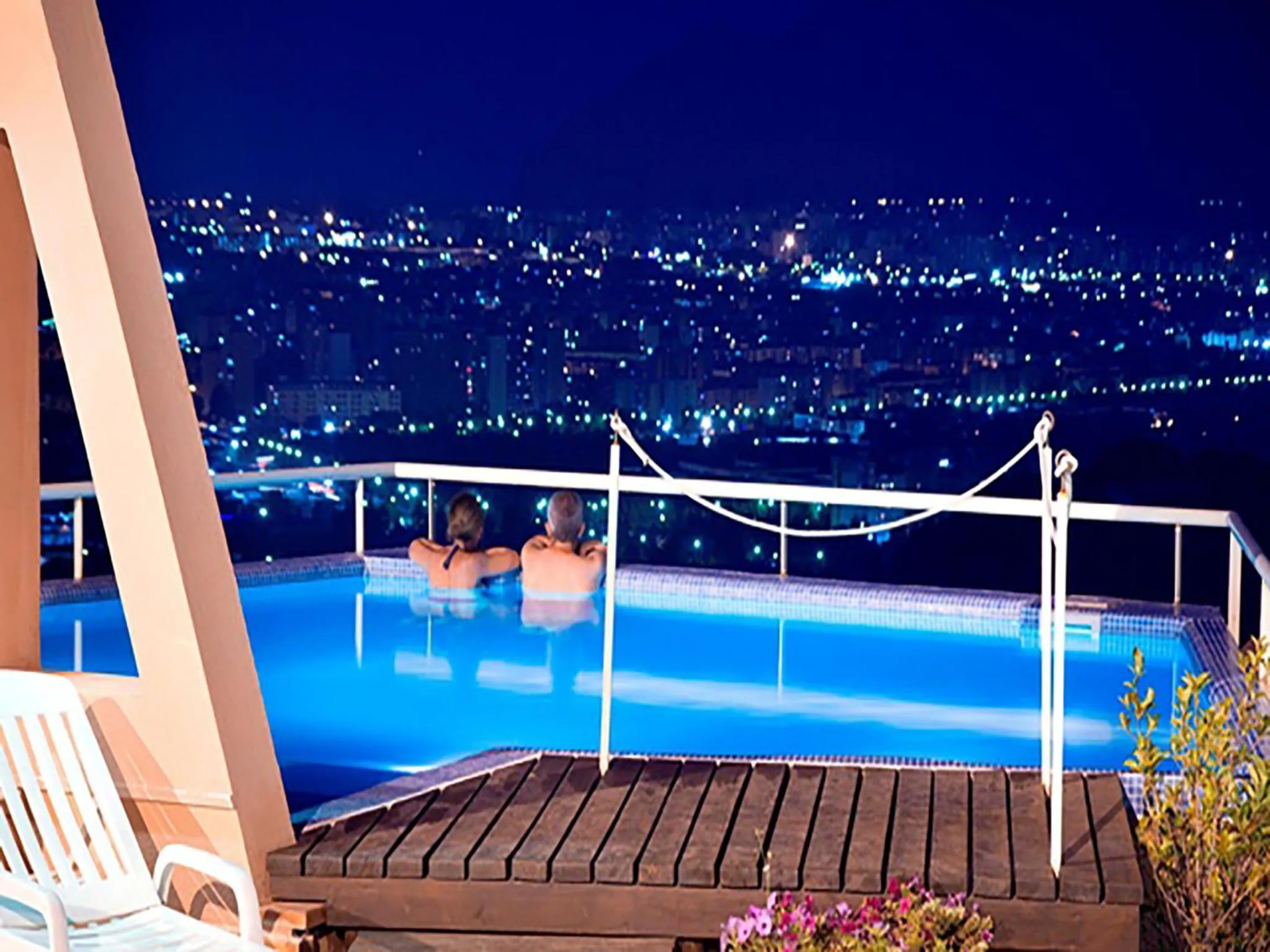 Swimming pool in Hotel Bel 3