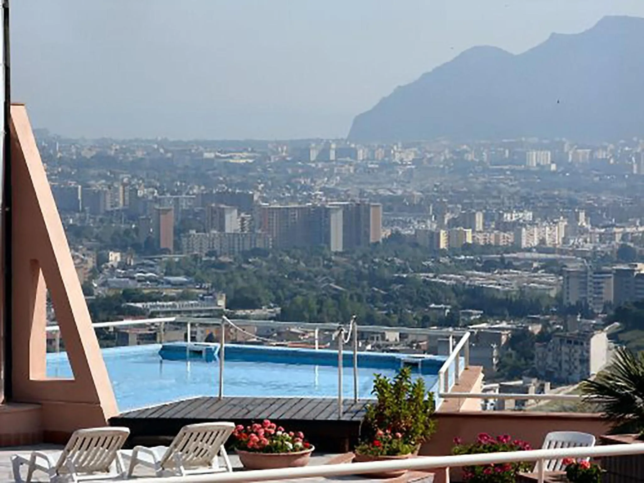 Swimming pool in Hotel Bel 3