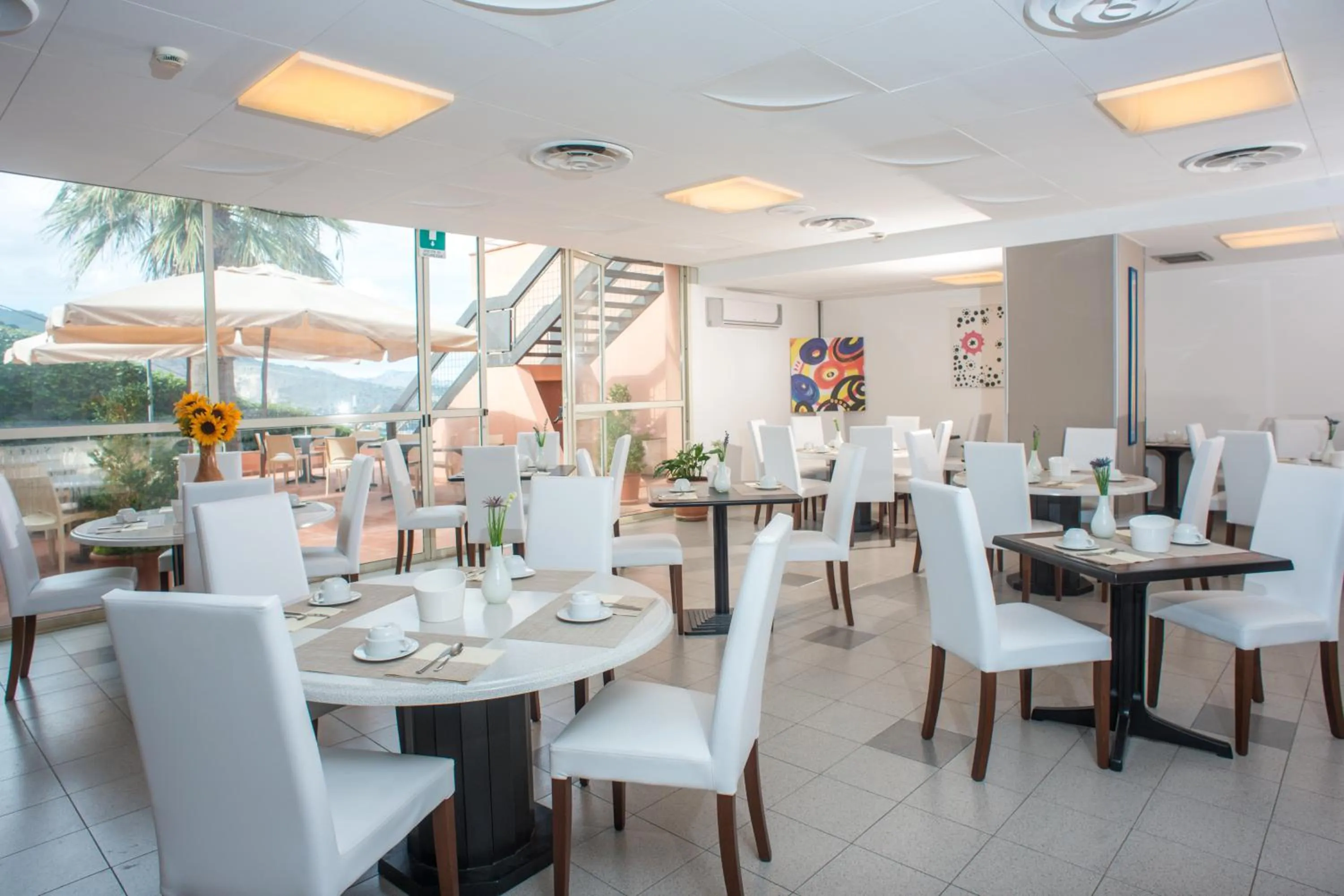 Restaurant/places to eat in Hotel Bel 3