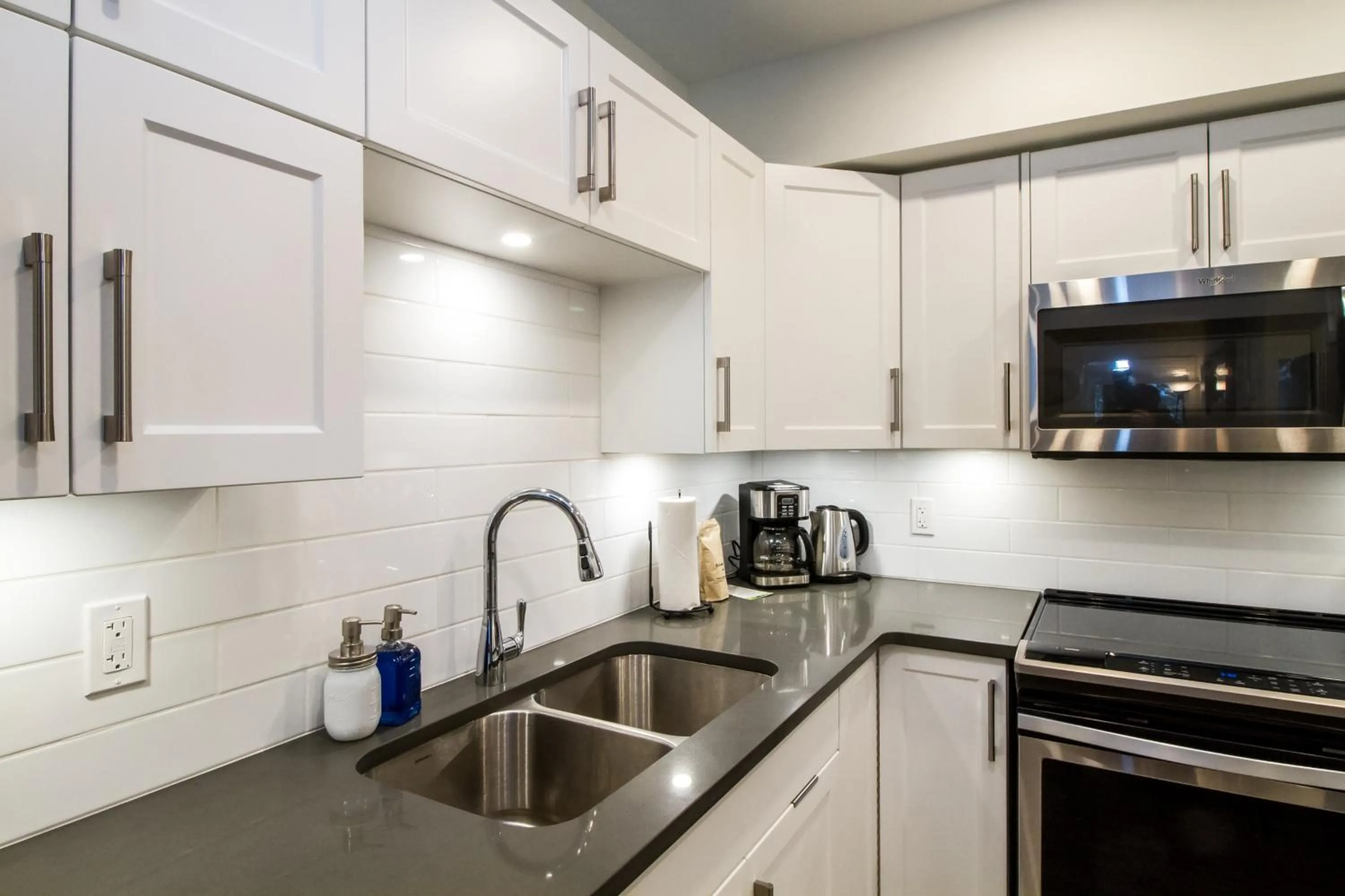 Kitchen or kitchenette in Magog Condo by Revelstoke Vacations