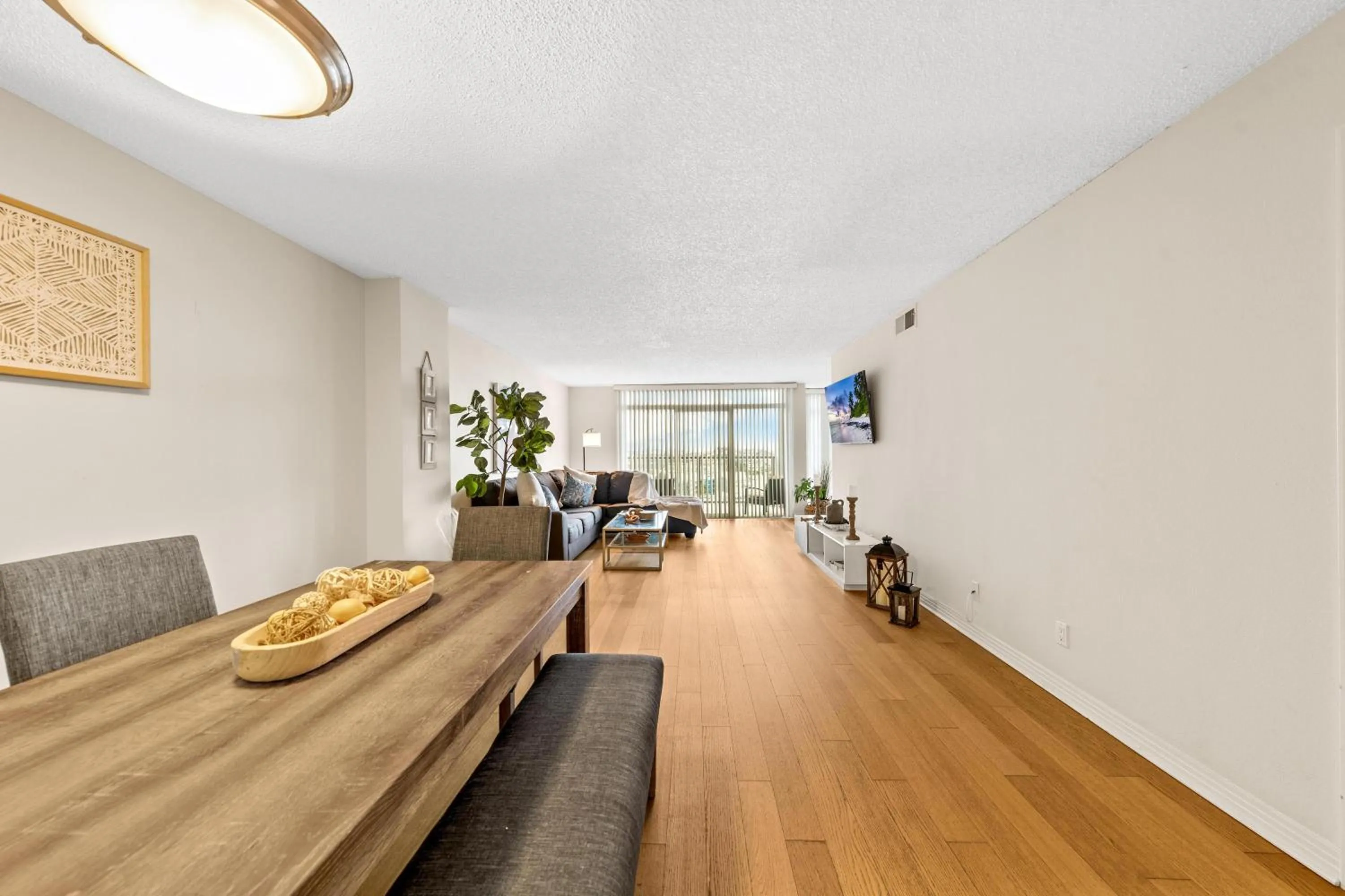 Living room in The tulip Marina Highrise with ocean view