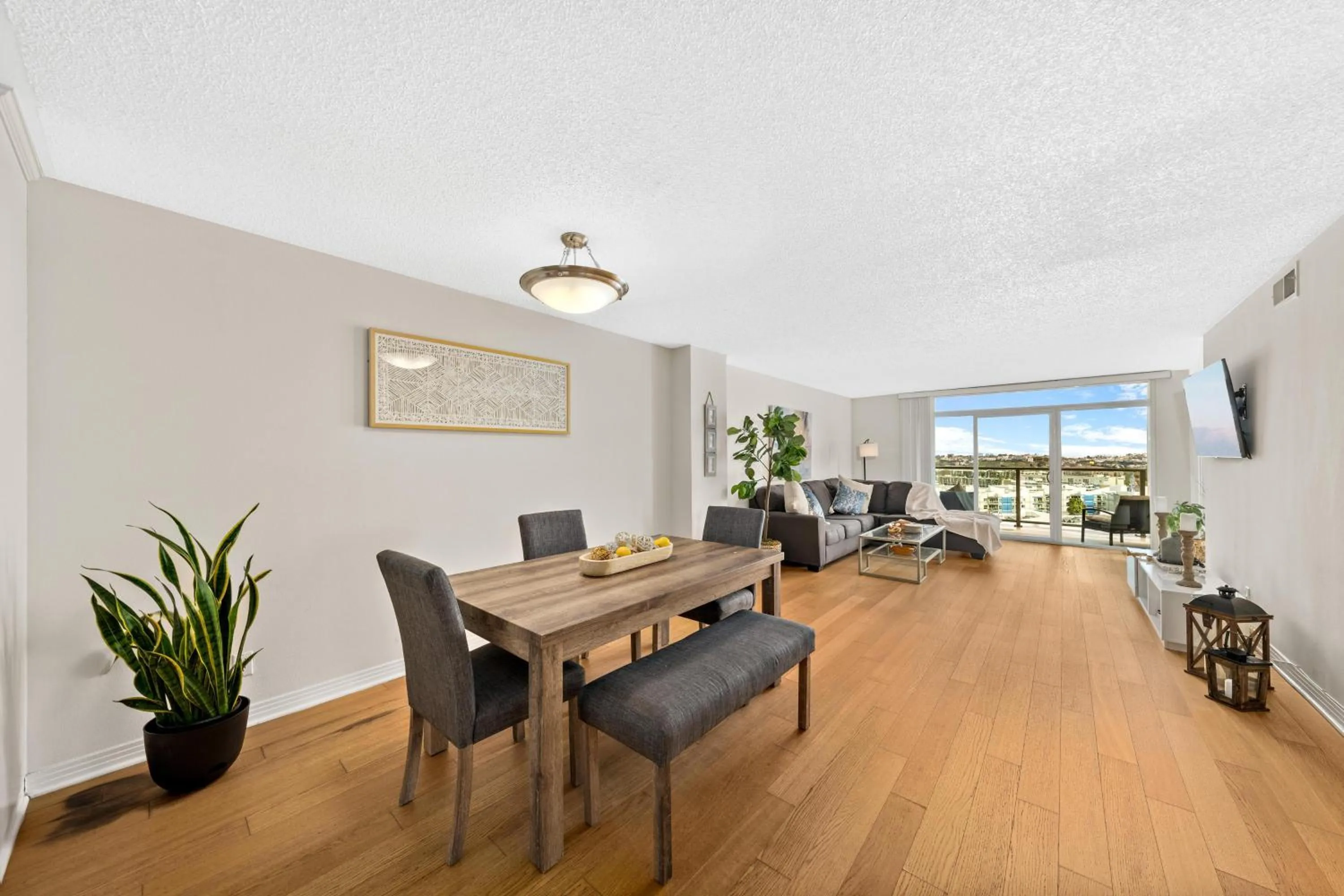 Dining area in The tulip Marina Highrise with ocean view