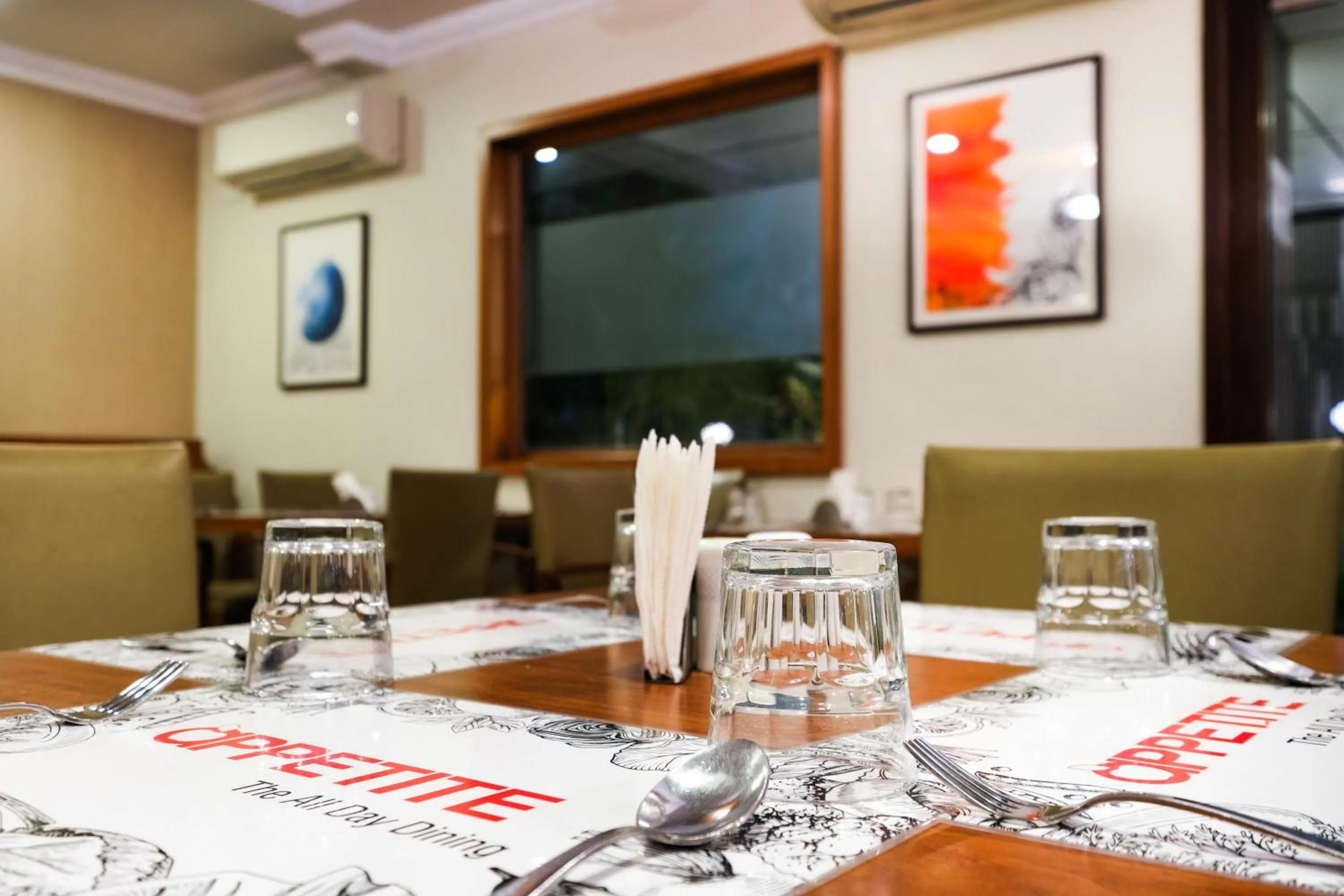 Restaurant/places to eat in 7 Apple Hotel Pimpri Pune