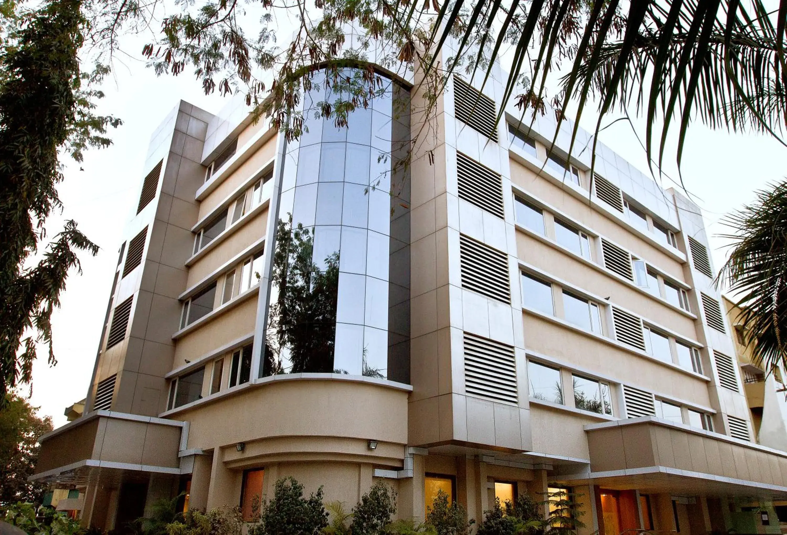 Property building in 7 Apple Hotel Pimpri Pune Property building in 7 Apple Hotel Pimpri Pune