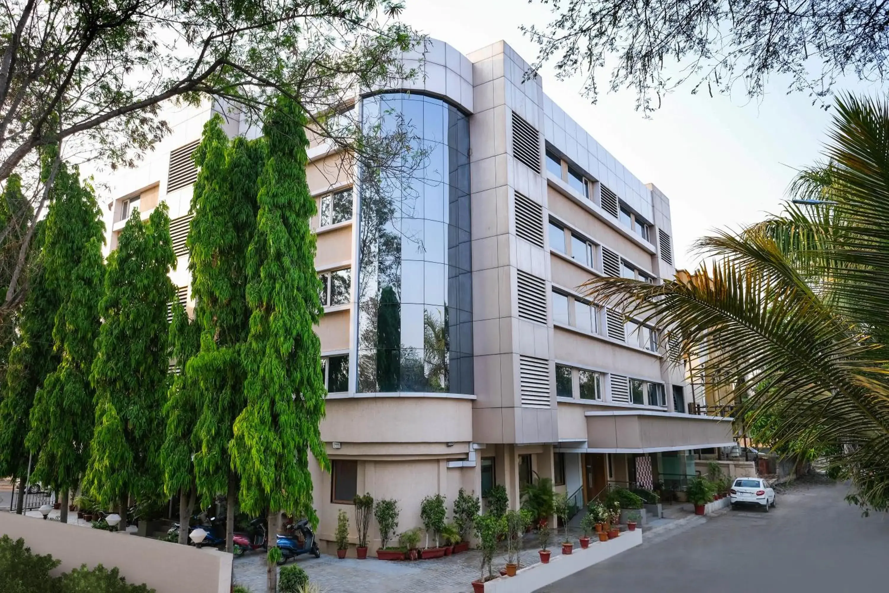 Property building in 7 Apple Hotel Pimpri Pune Property building in 7 Apple Hotel Pimpri Pune