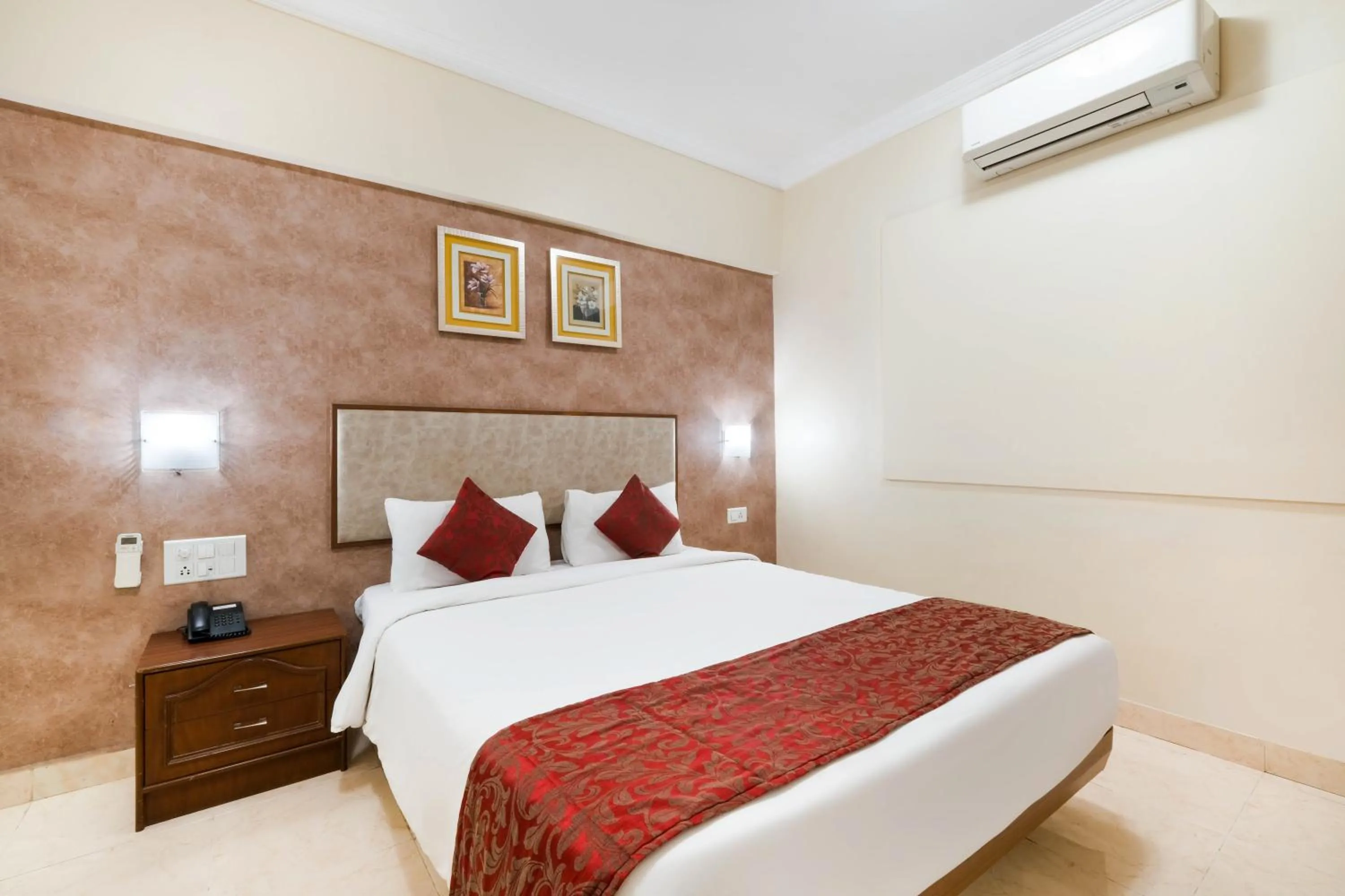 Bed in 7 Apple Hotel Pimpri Pune