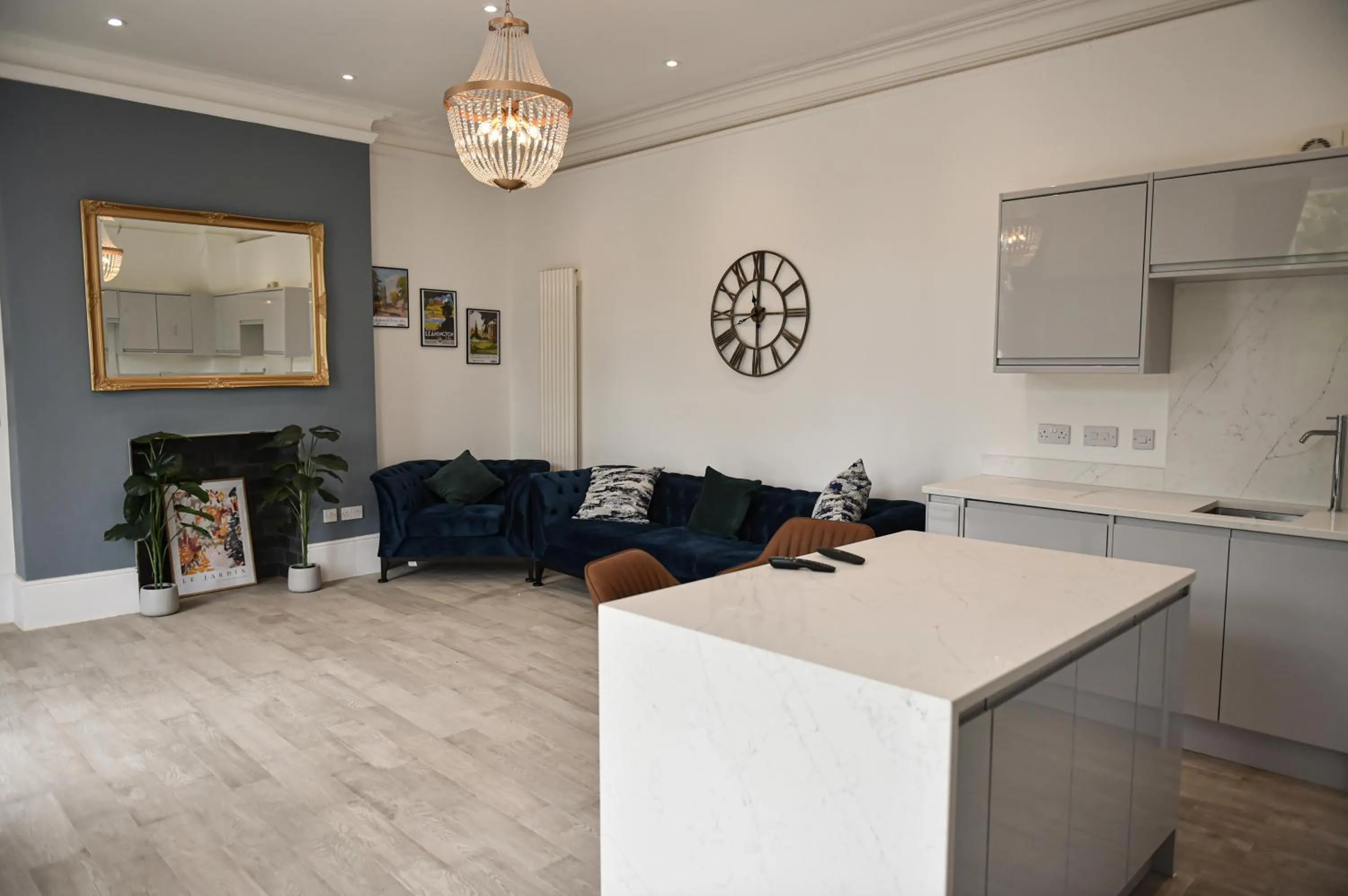 Seating area in Victoria Colonnade Aparthotel