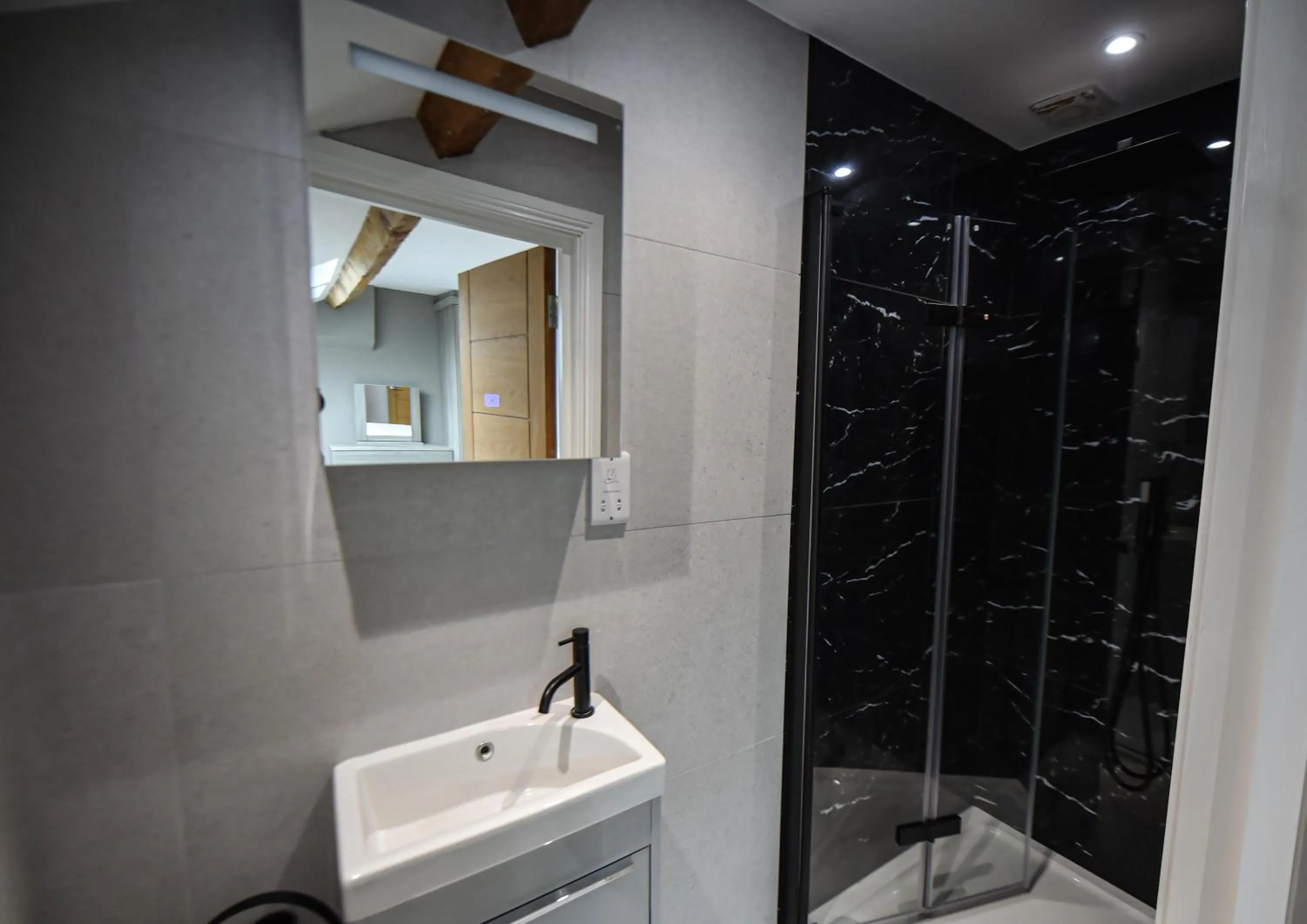 Bathroom in Victoria Colonnade Aparthotel