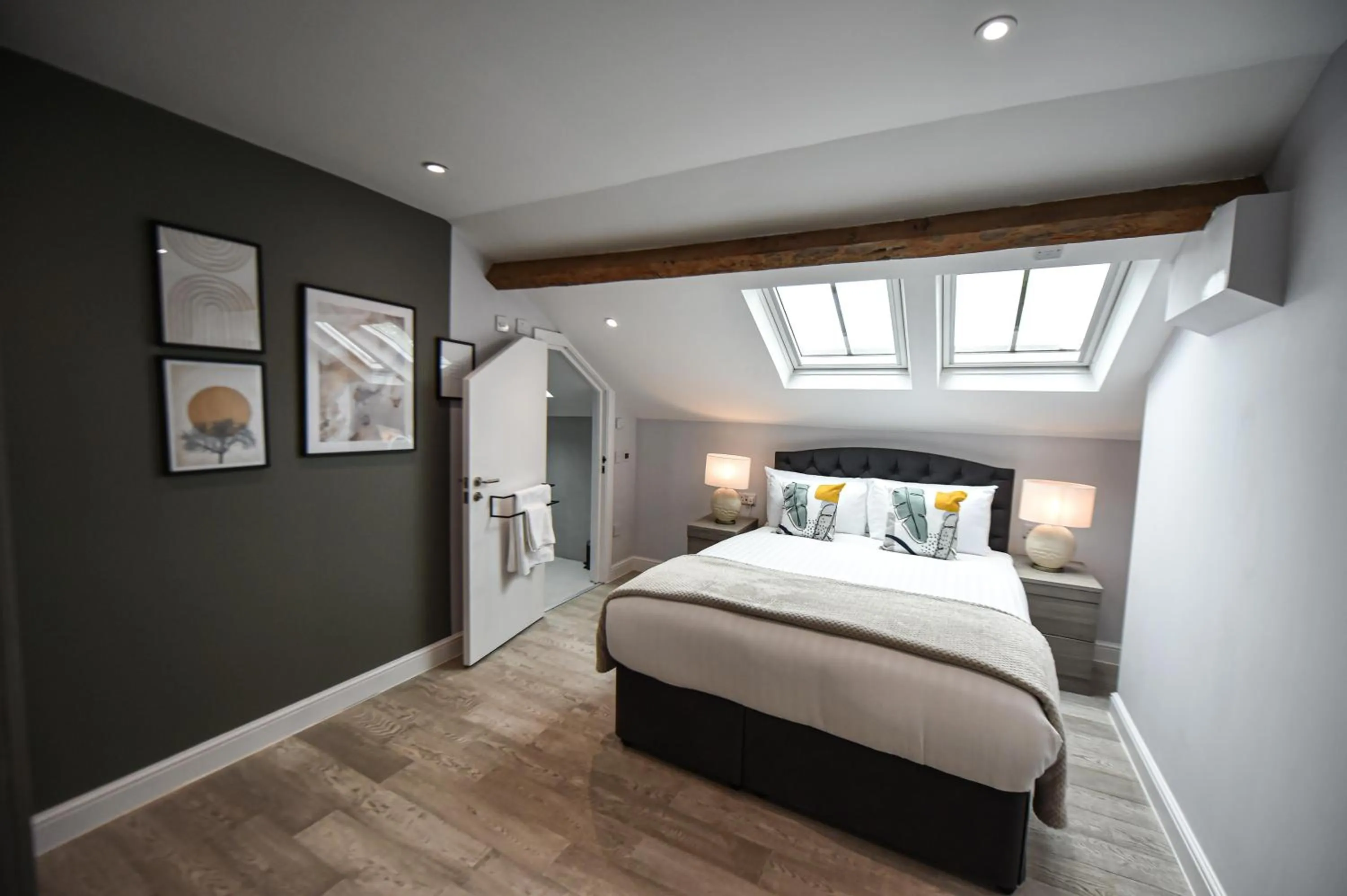 Photo of the whole room, Bed in Victoria Colonnade Aparthotel