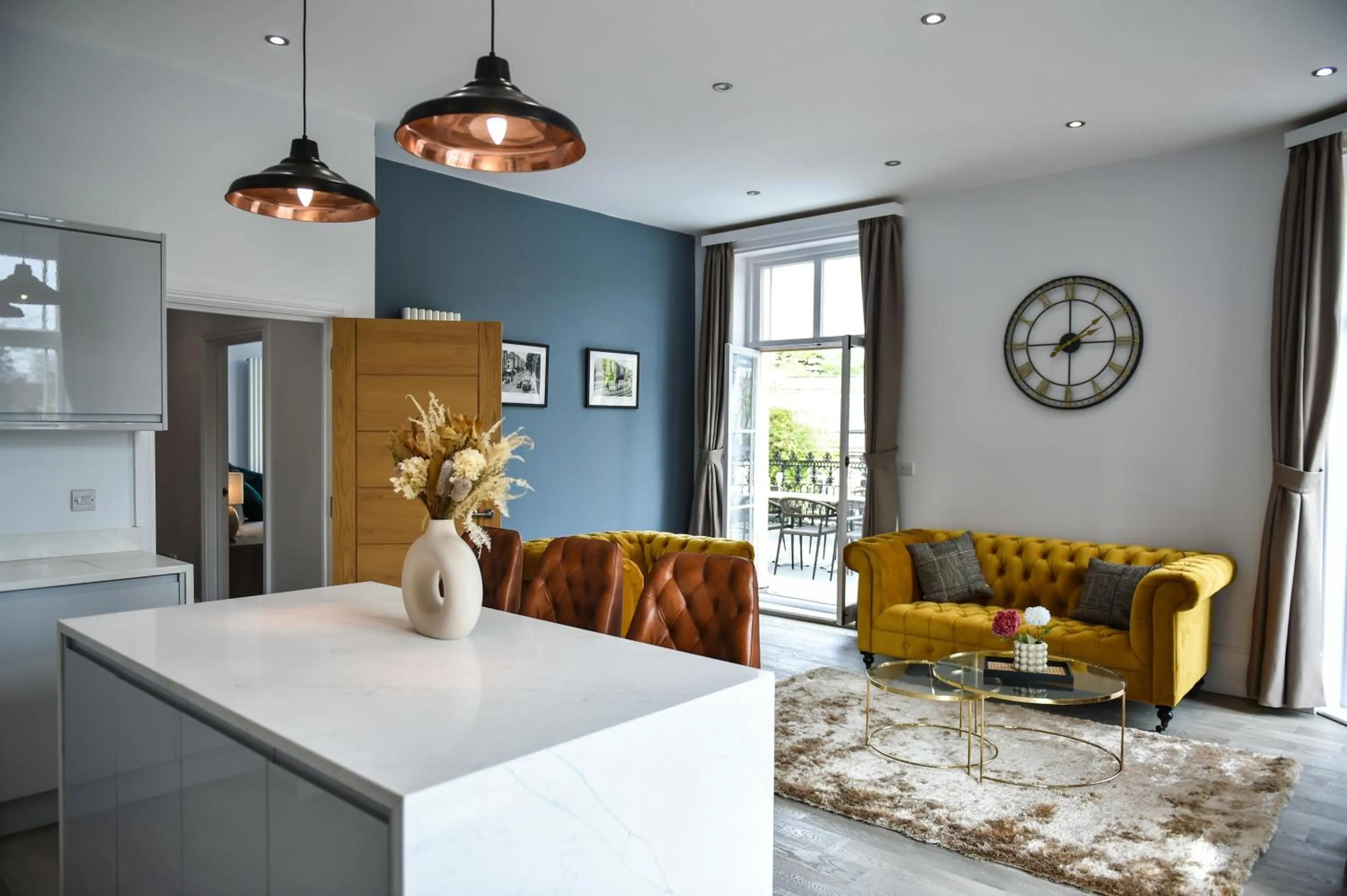 Living room in Victoria Colonnade Aparthotel