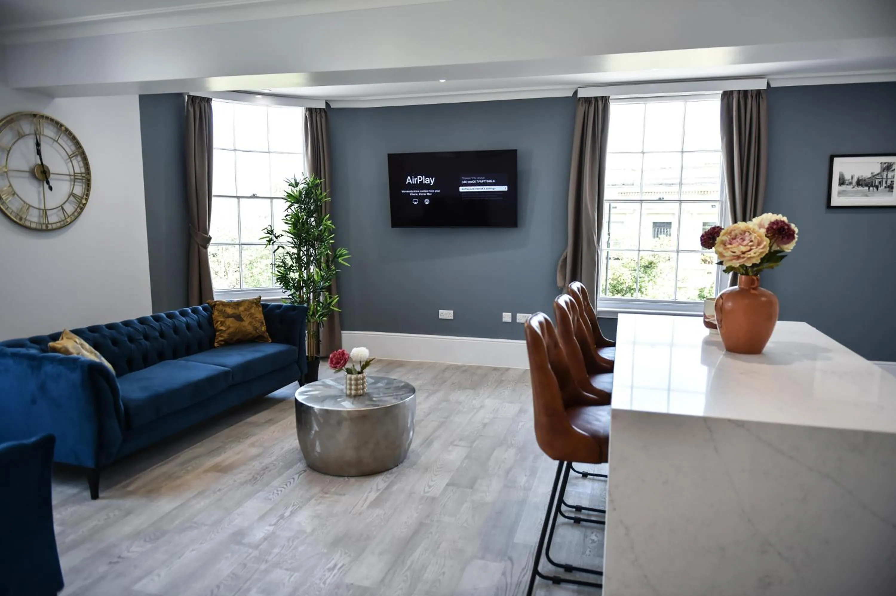Living room in Victoria Colonnade Aparthotel