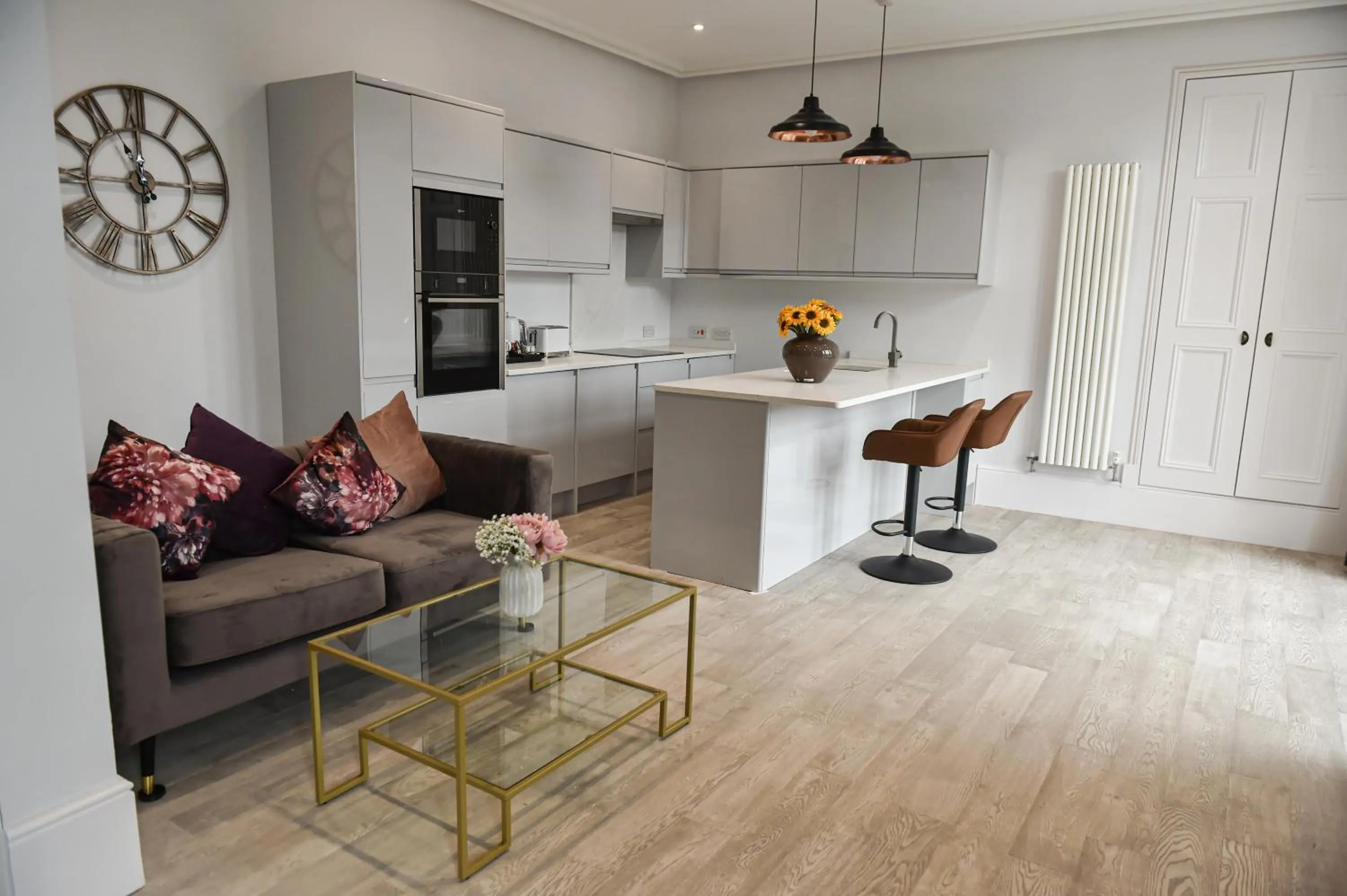 Kitchen or kitchenette in Victoria Colonnade Aparthotel