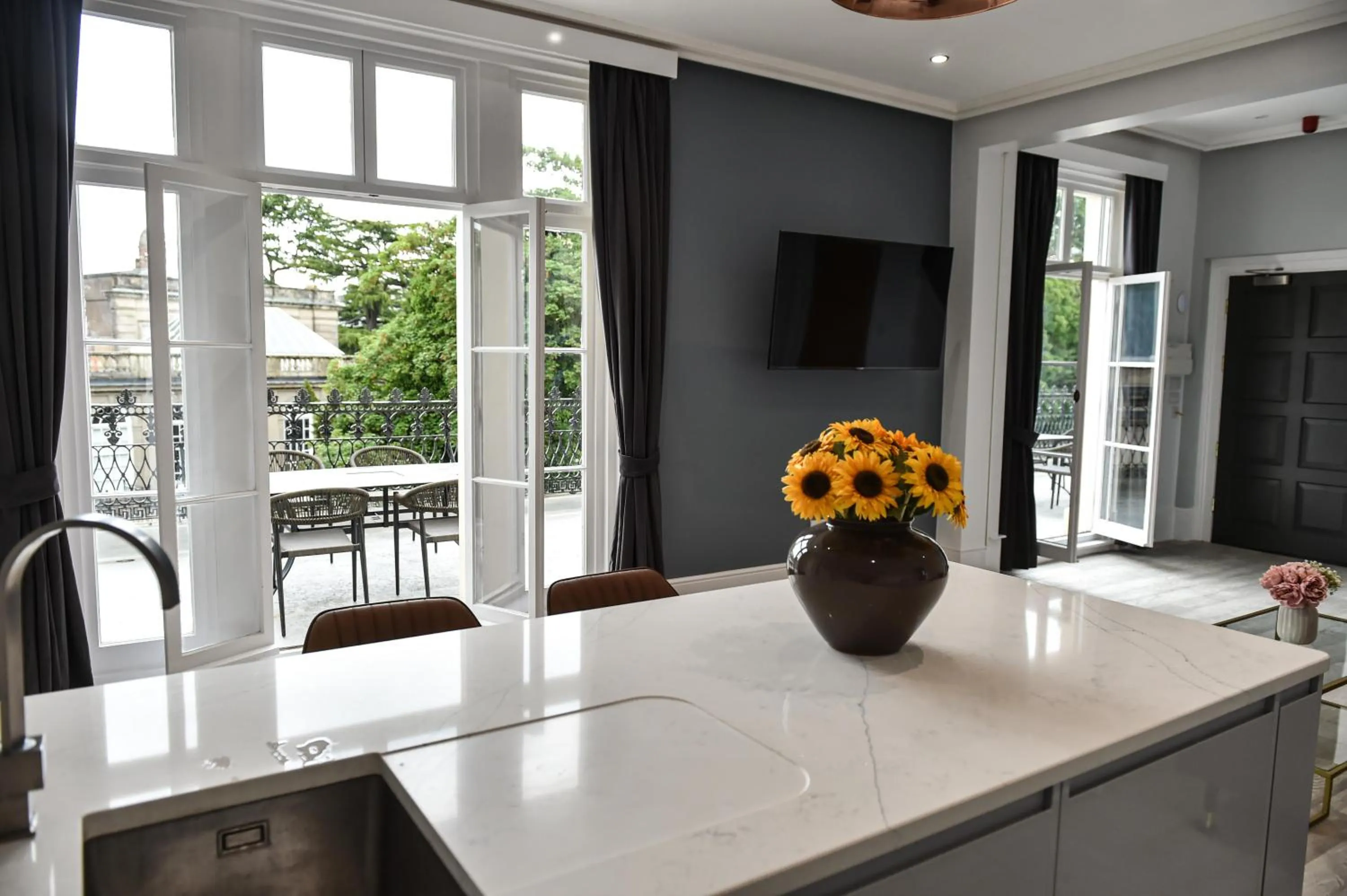 Balcony/Terrace in Victoria Colonnade Aparthotel