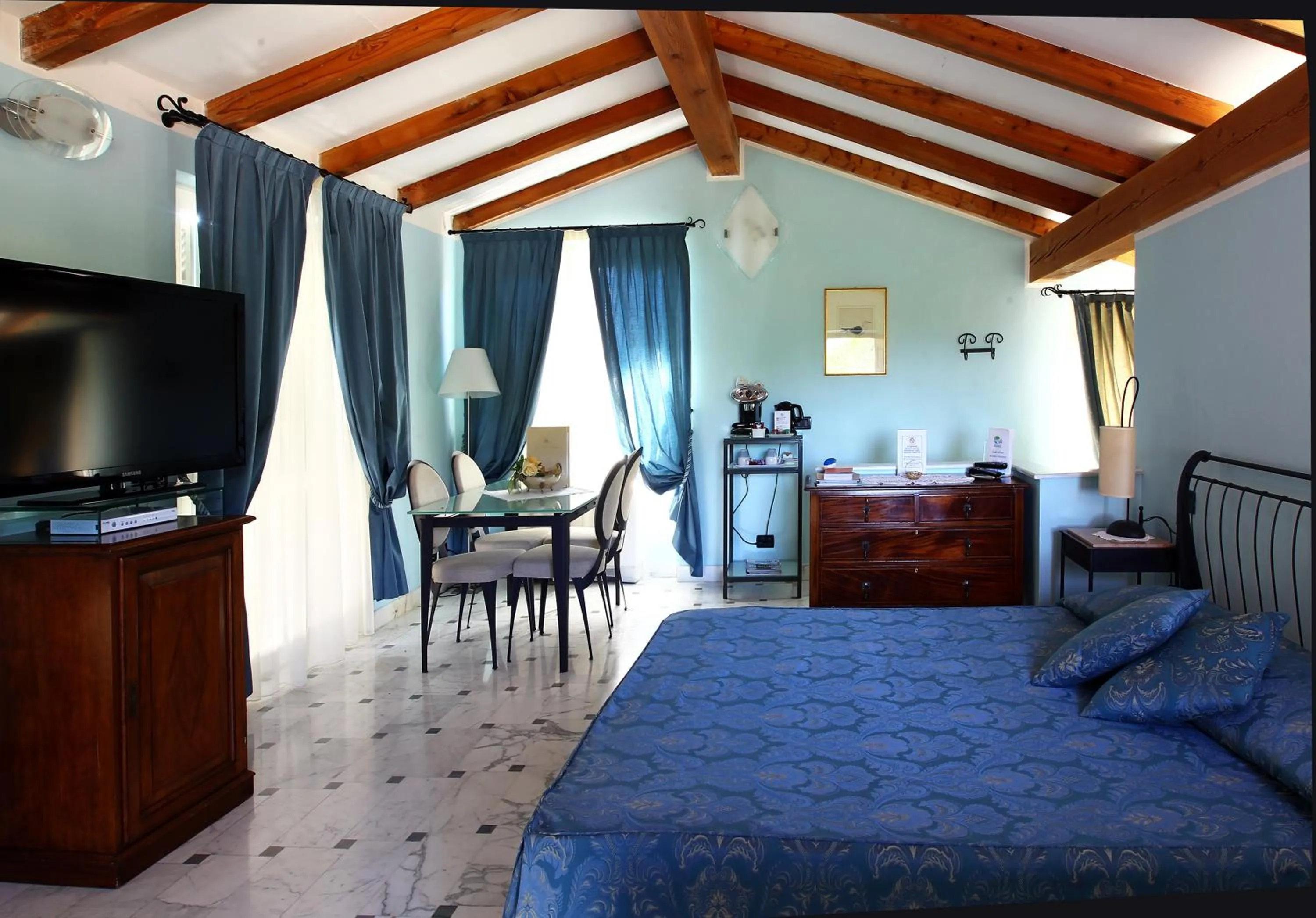 Bed in Le Ville Relais