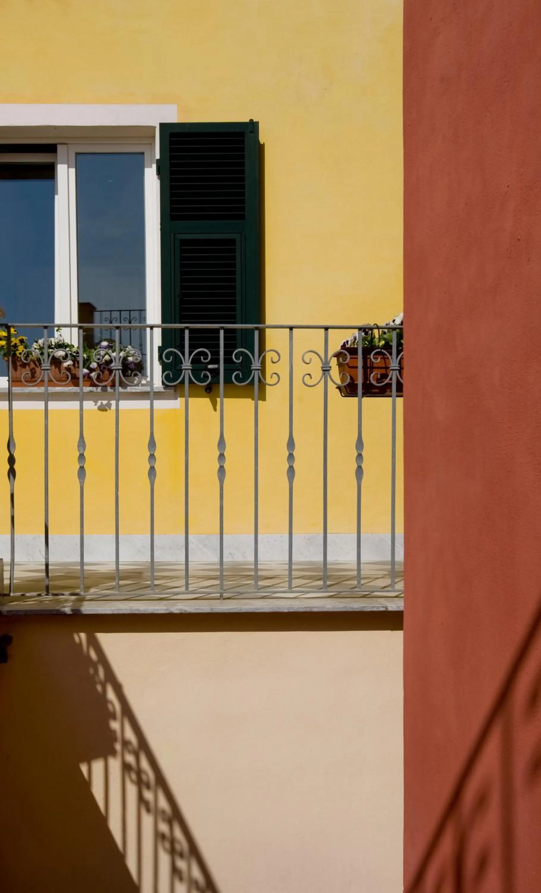 Decorative detail in Le Ville Relais