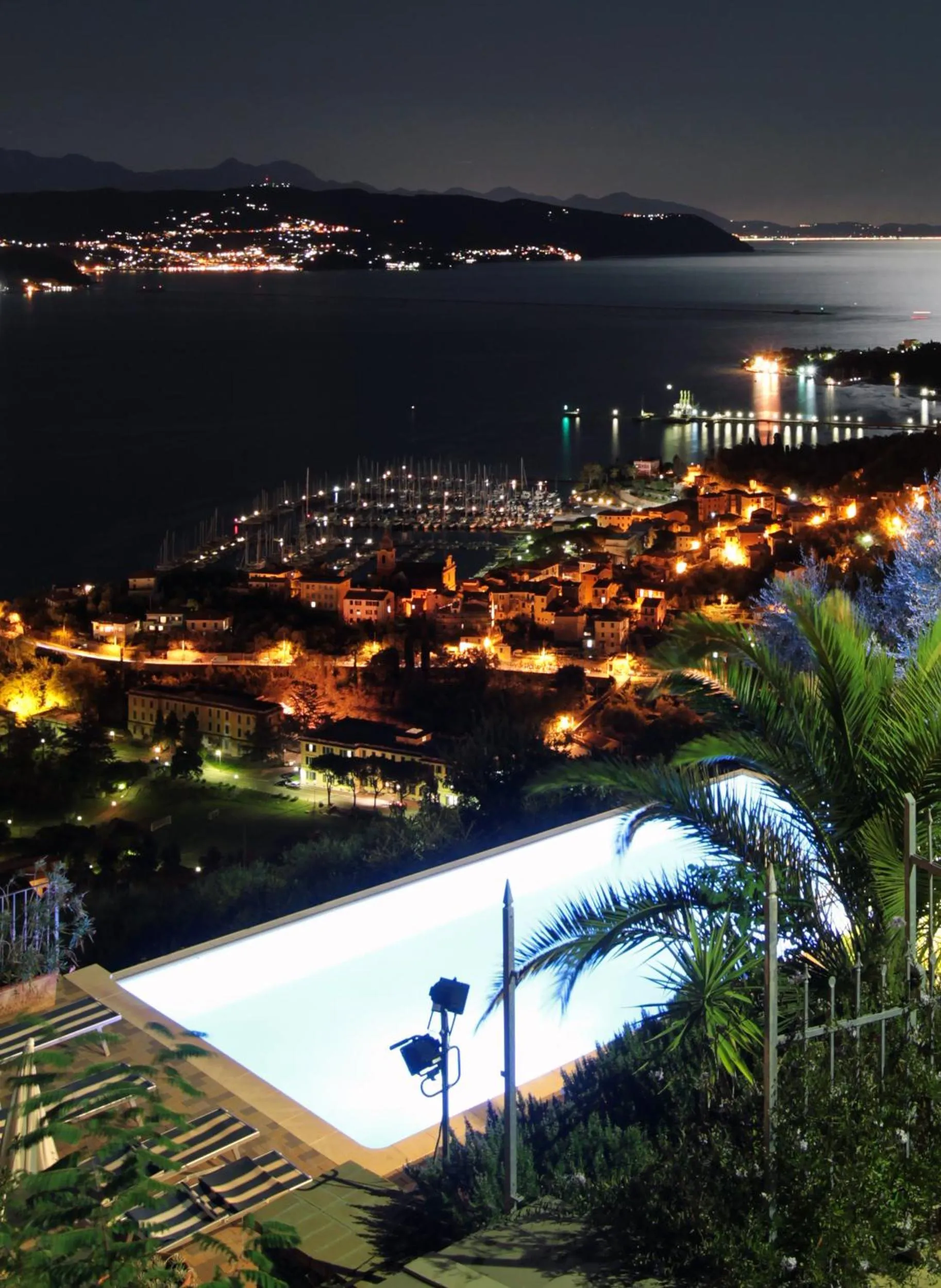 Night in Le Ville Relais